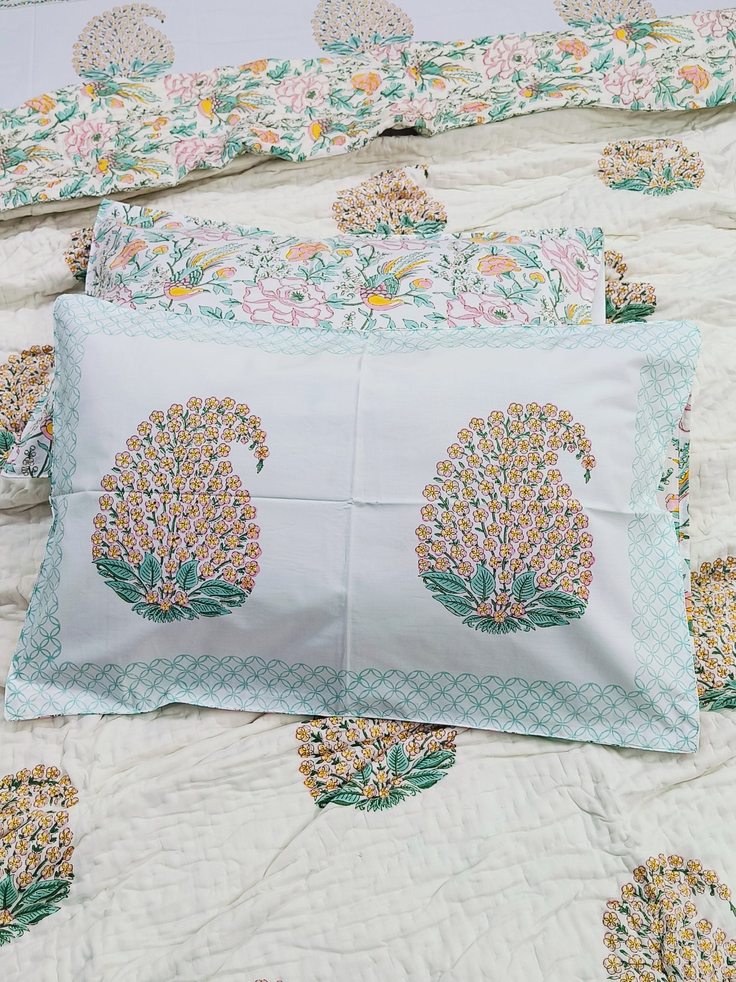 Bedding Sets with Quilts