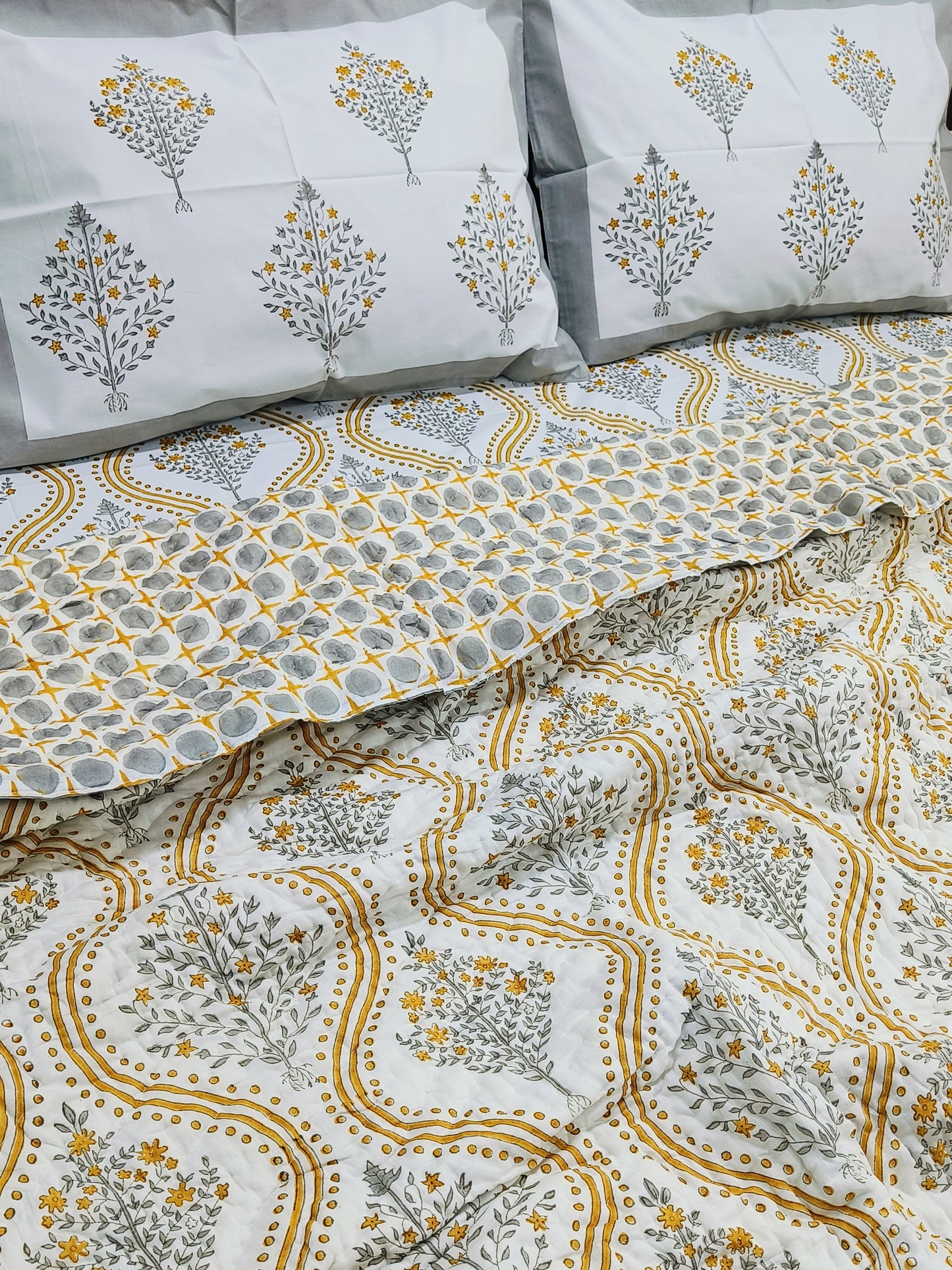Bedding Sets with Quilts