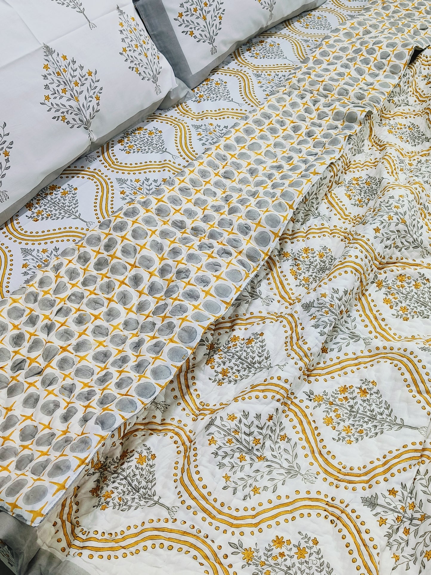 Bedding Sets with Quilts