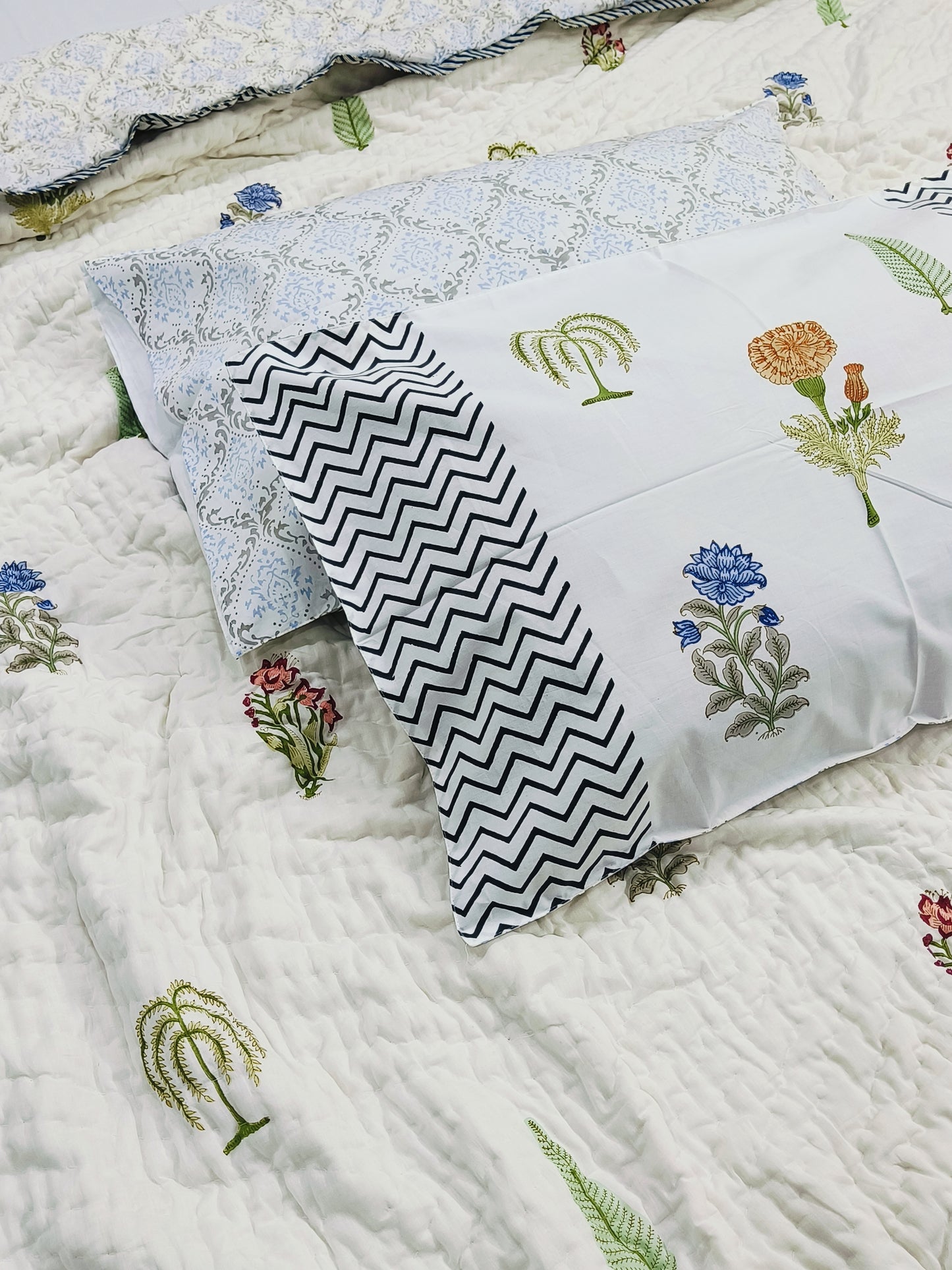 Bedding Sets with Quilts