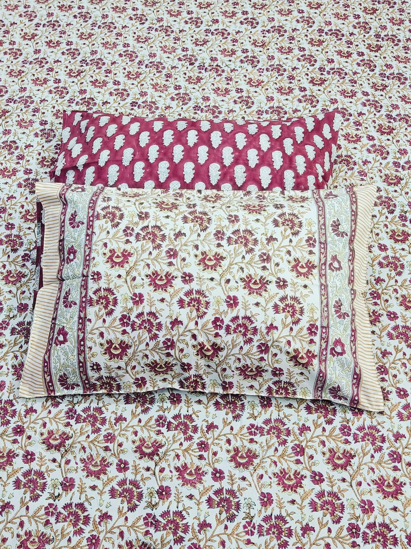 Bedsheet With King Size Pillow Cases