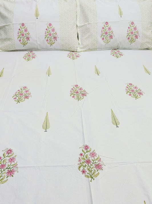 Bedsheet With King Size Pillow Cases