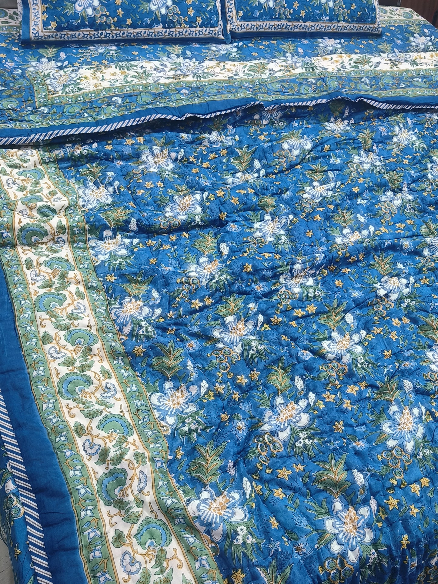 Bedding Sets with Quilts
