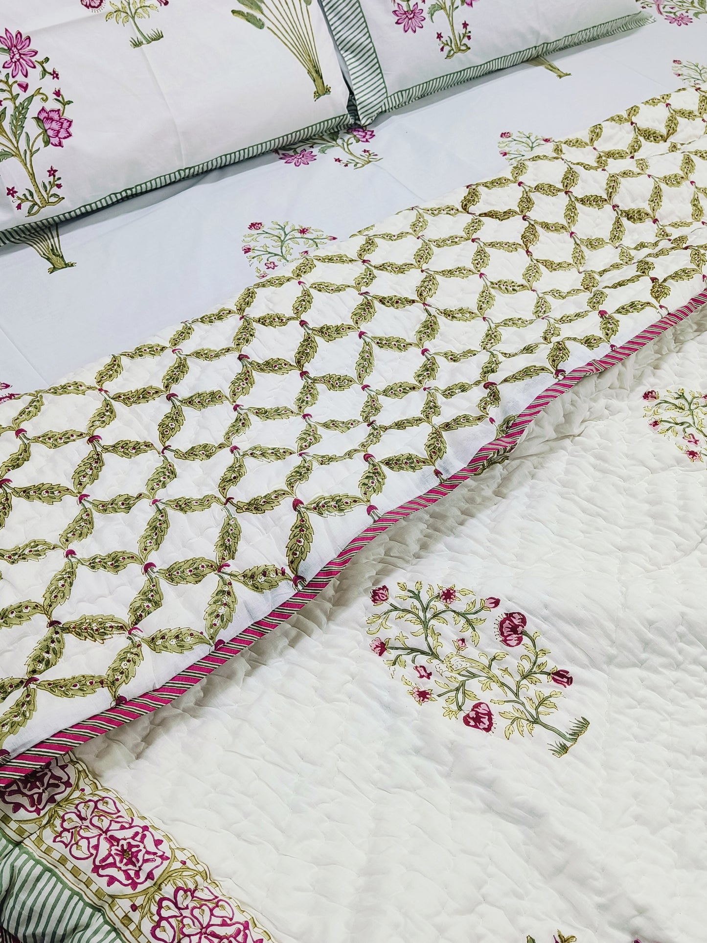 Bedding Sets with Quilts