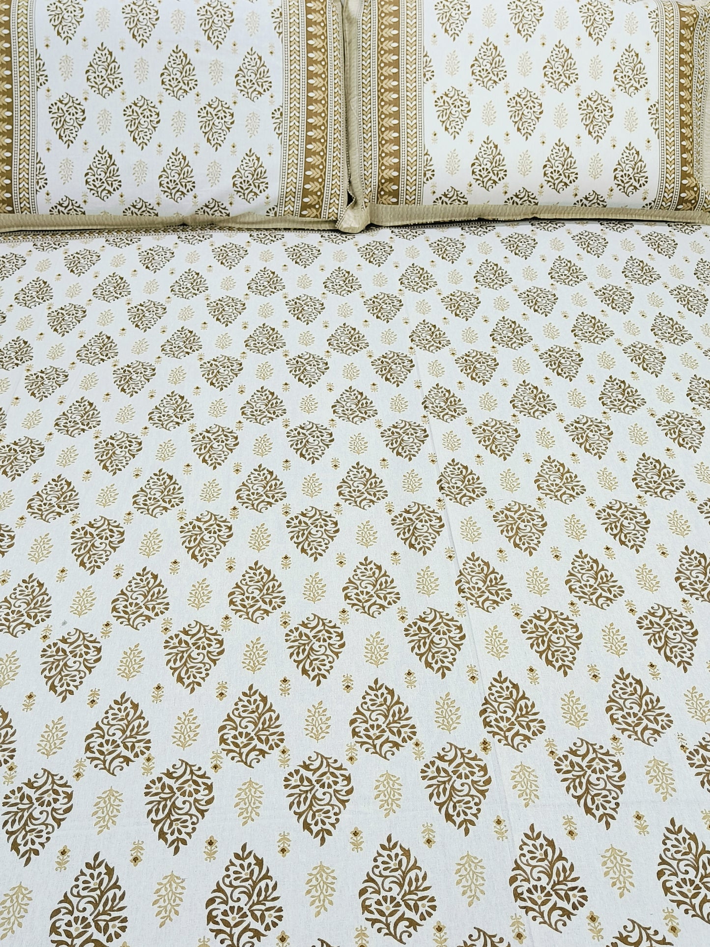 Floral Sadabahaar Bedsheets(Dispatch Time 24 Hours)