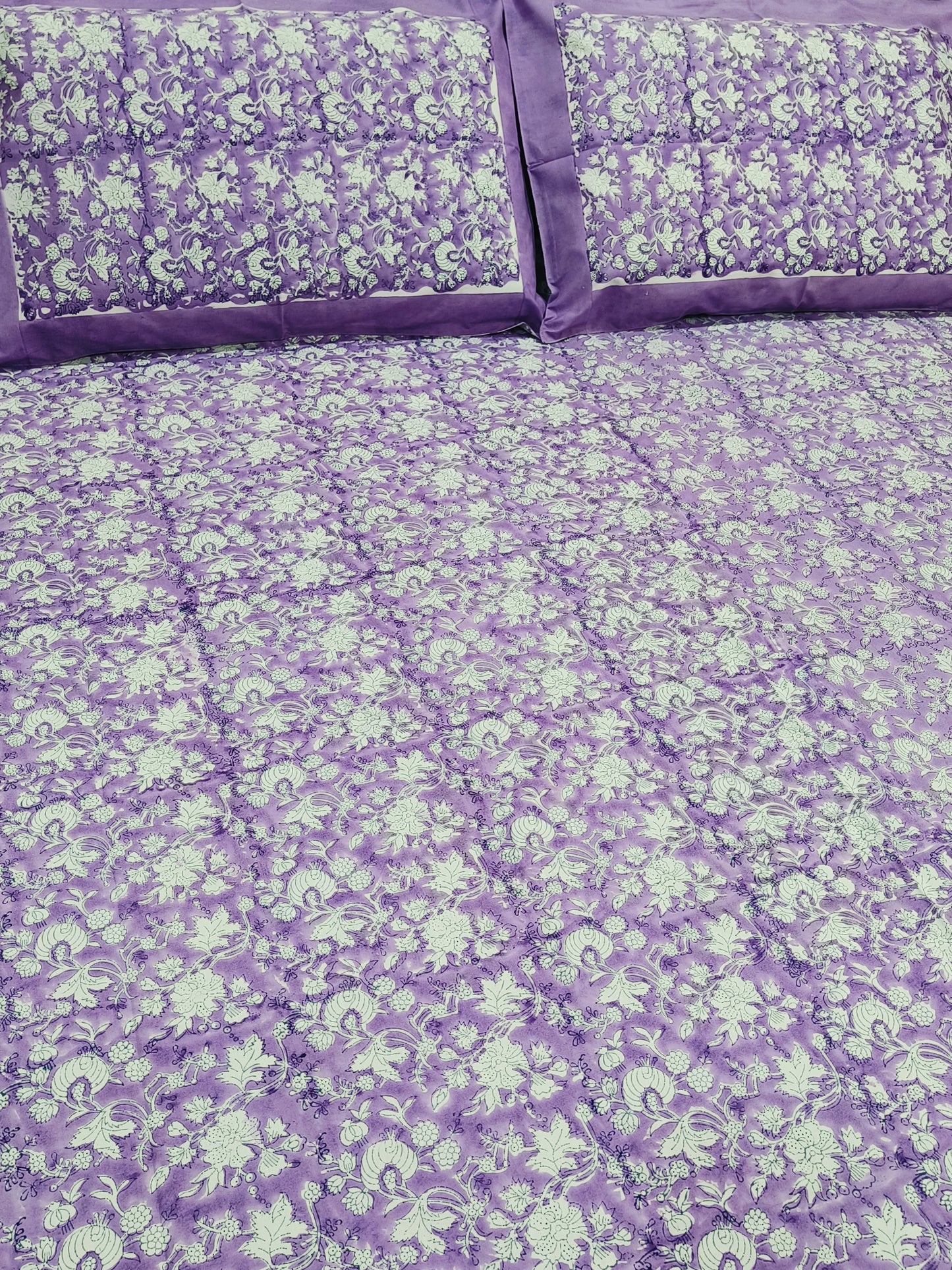 Bedsheet With King Size Pillow Cases