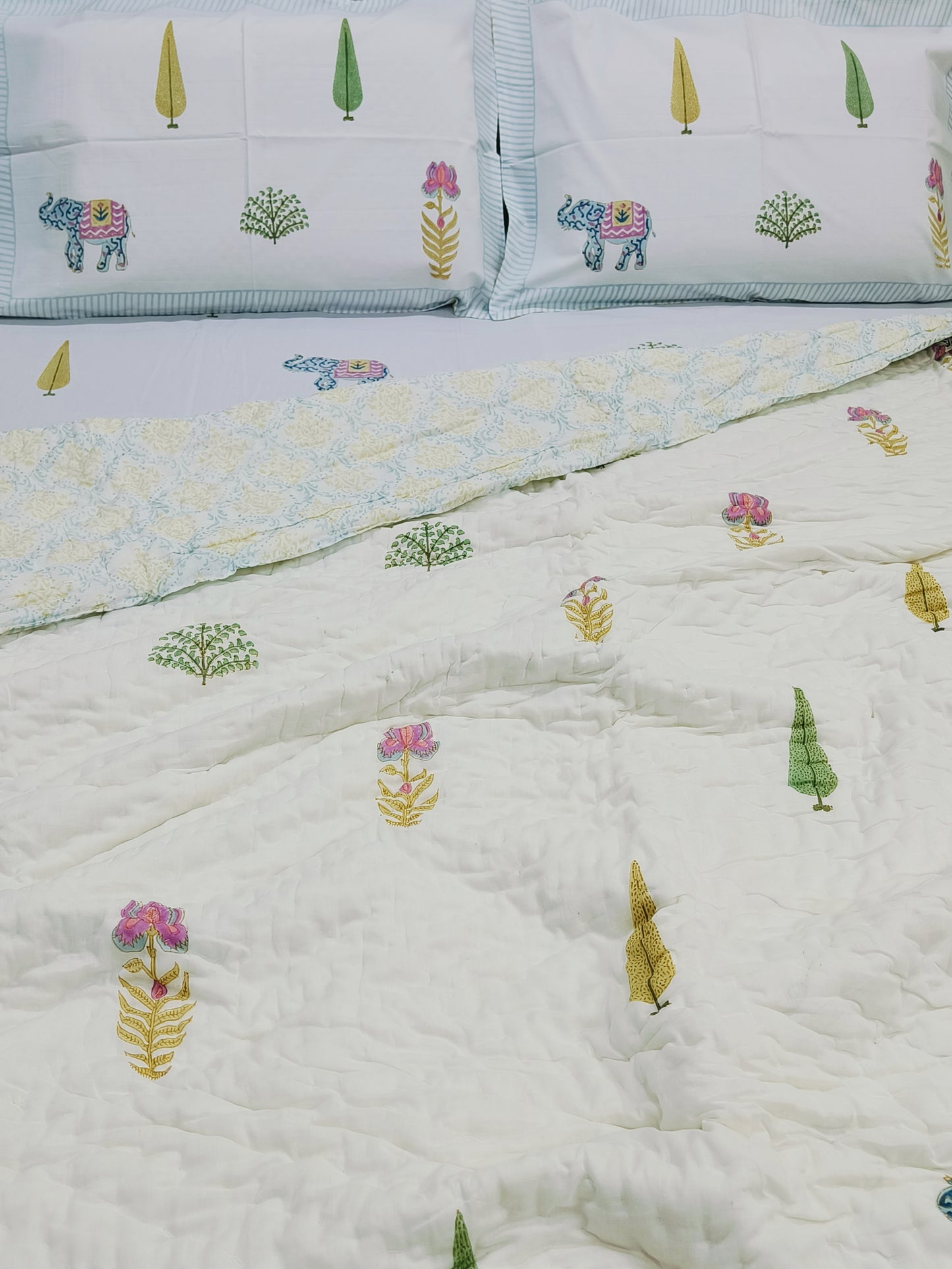 Bedding Sets with Quilts