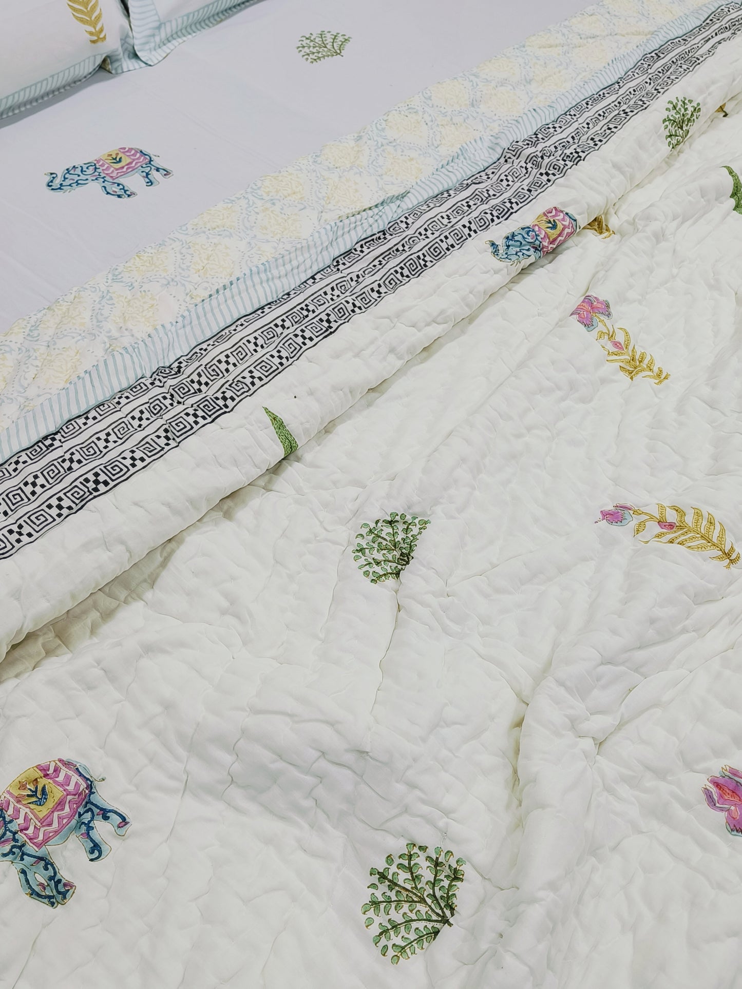 Bedding Sets with Quilts