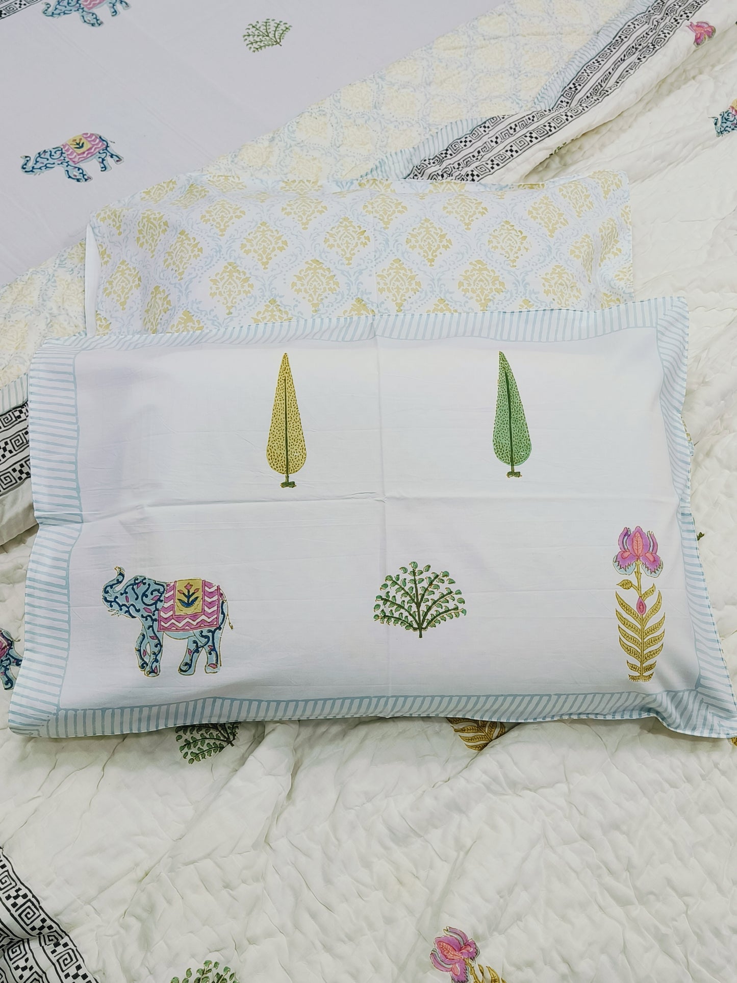 Bedding Sets with Quilts