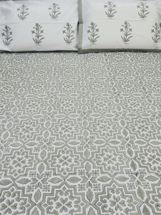 Bedsheet With King Size Pillow Cases