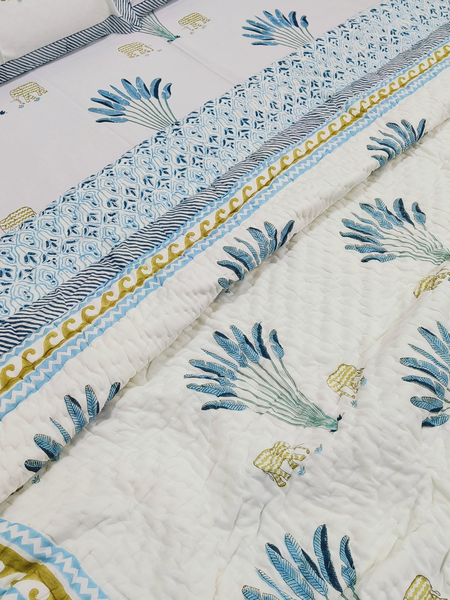 Bedding Sets with Quilts