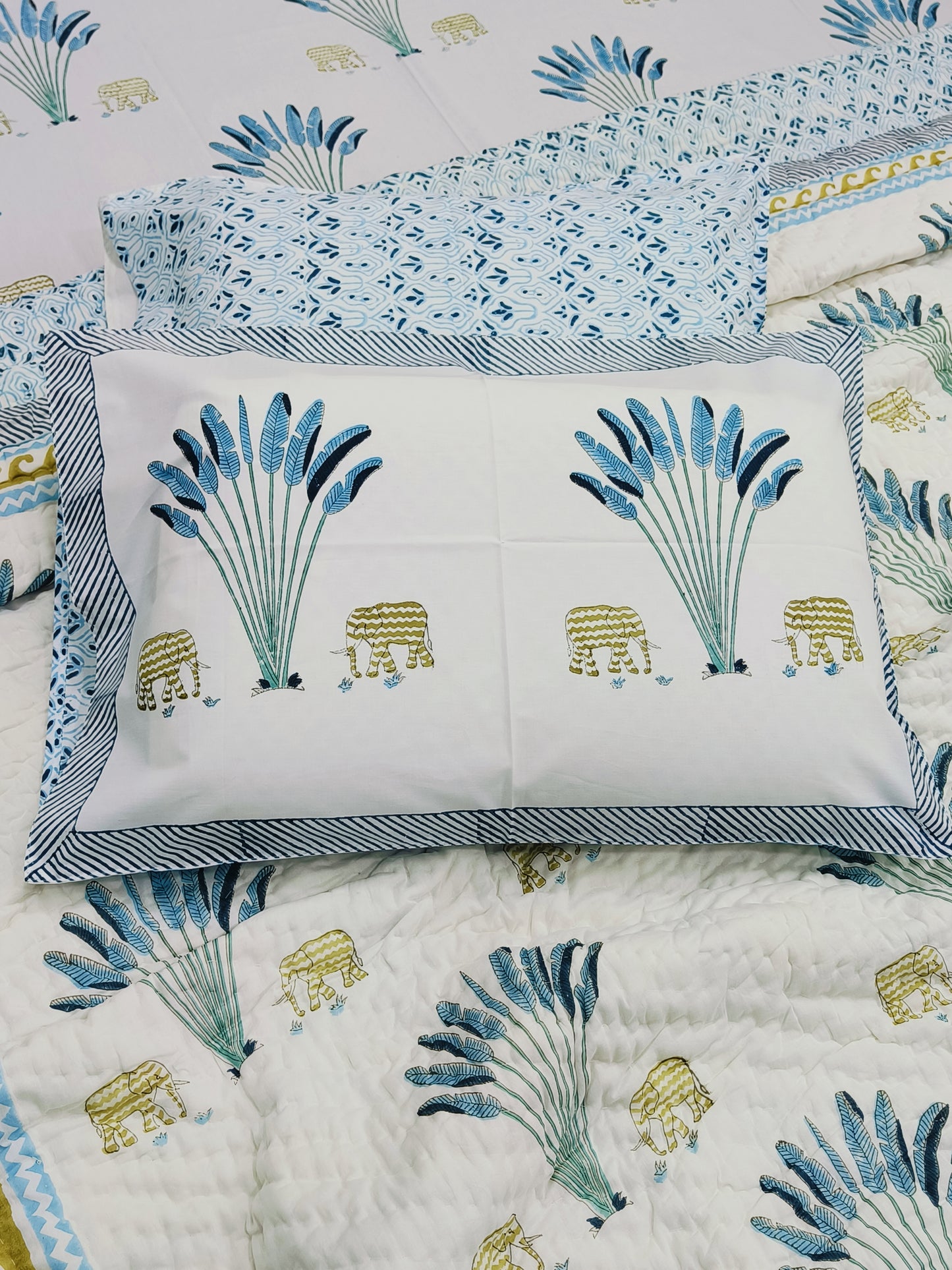 Bedding Sets with Quilts