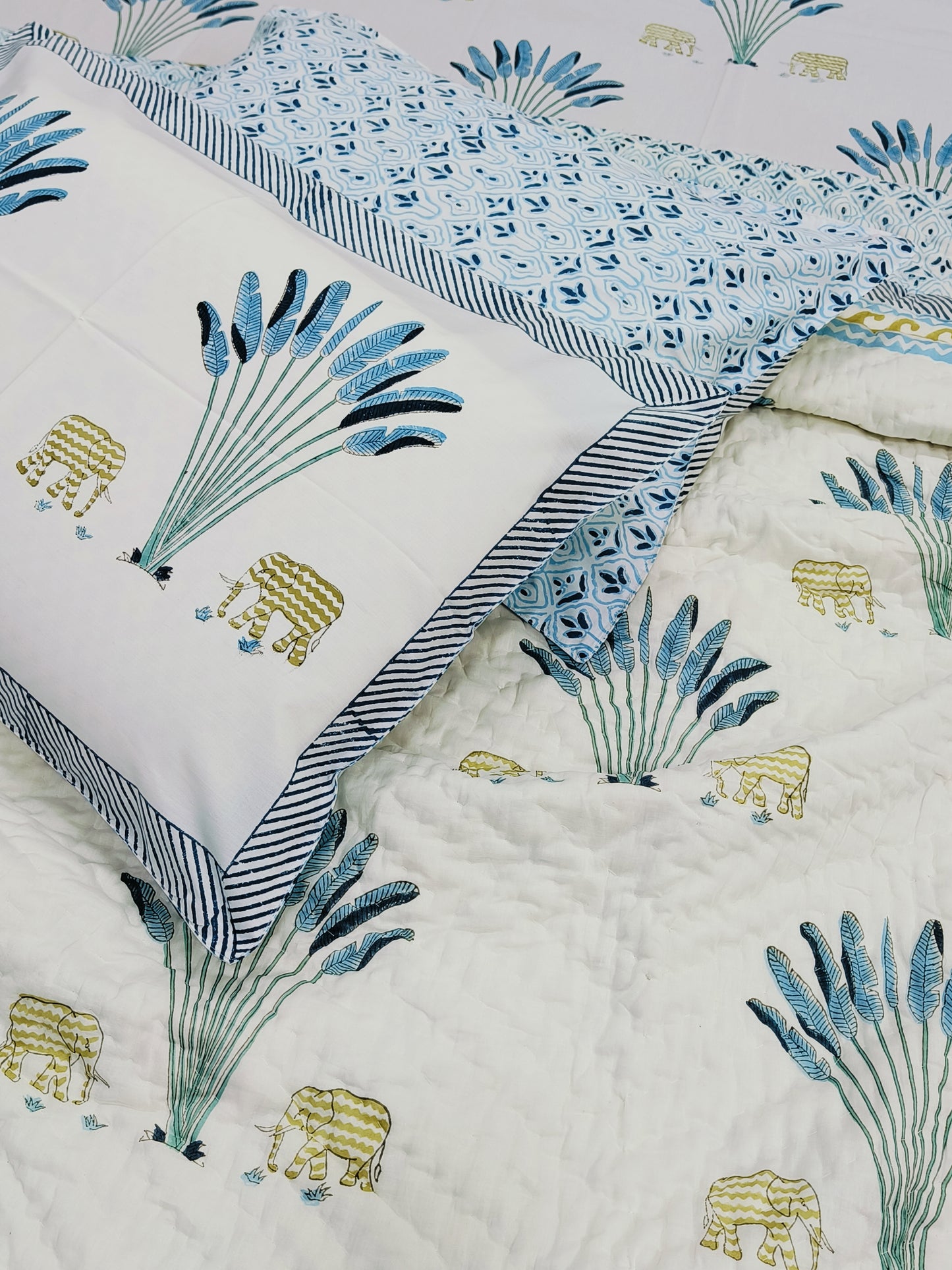 Bedding Sets with Quilts
