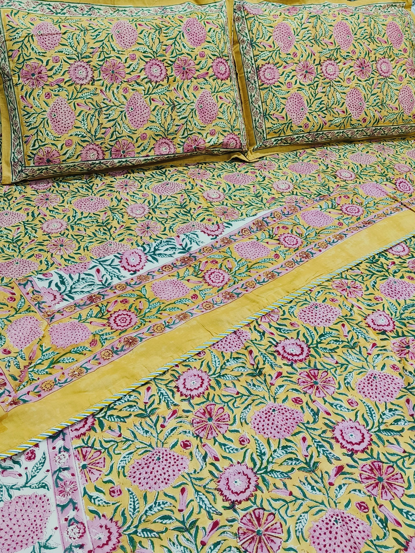Bedding sets with Dohars