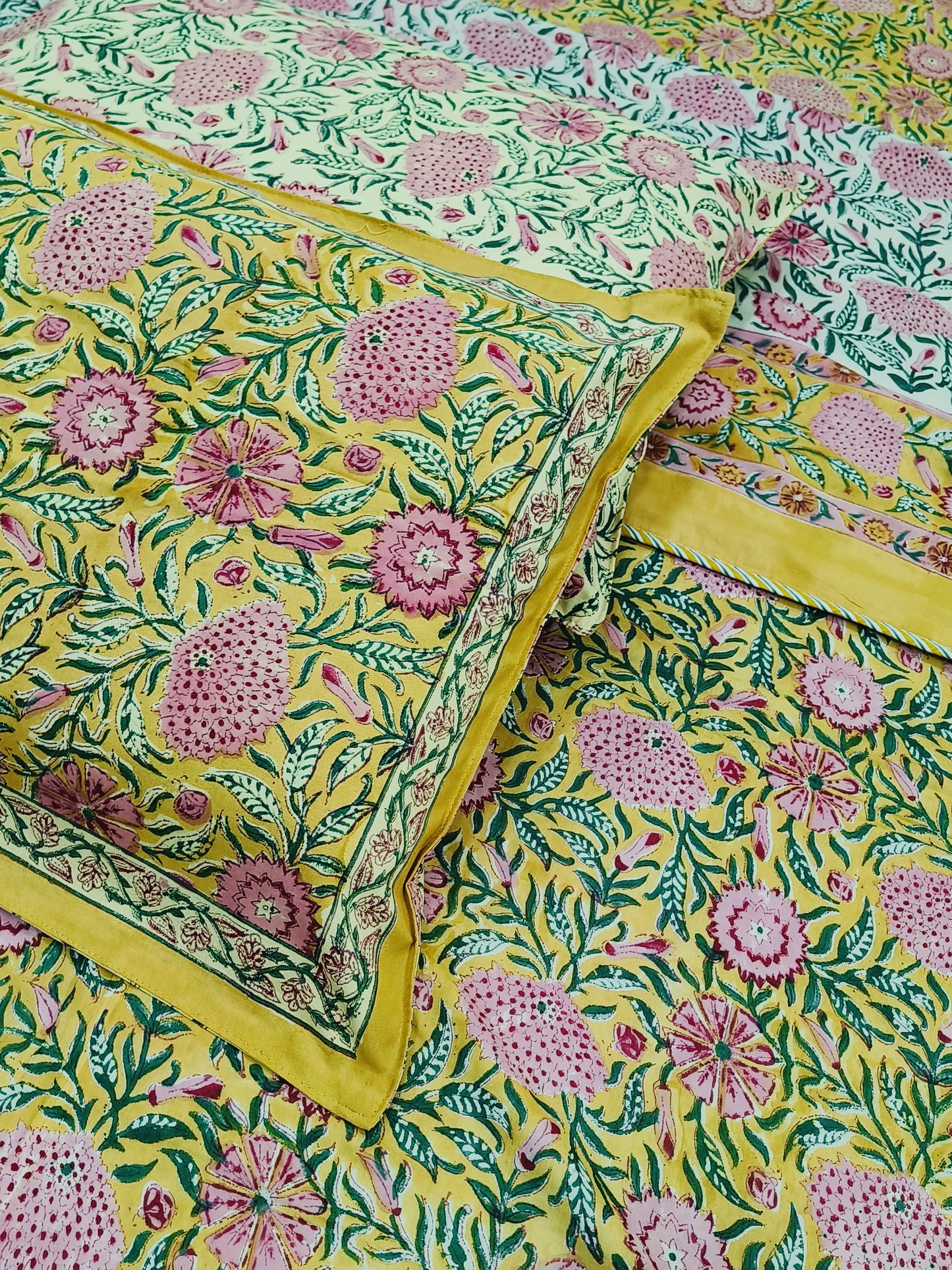Bedding sets with Dohars