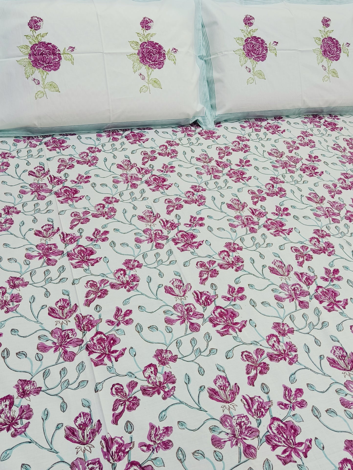 Bedsheet With King Size Pillow Cases