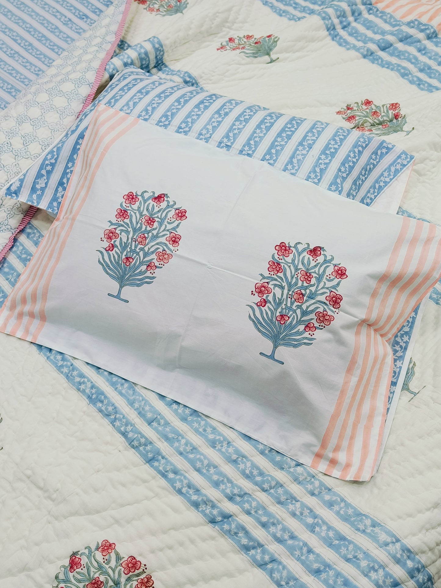 Bedding Sets with Quilts