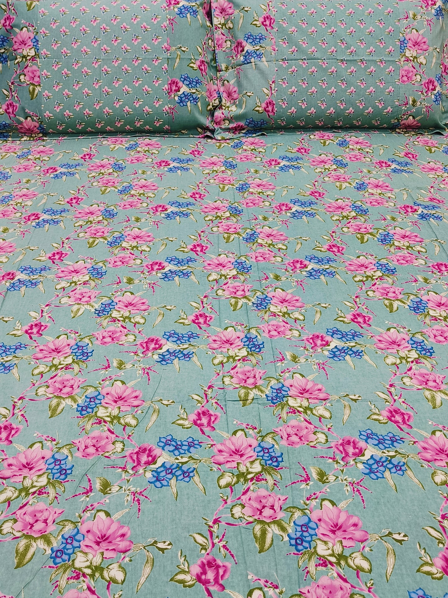 Bedsheet With King Size Pillow Cases