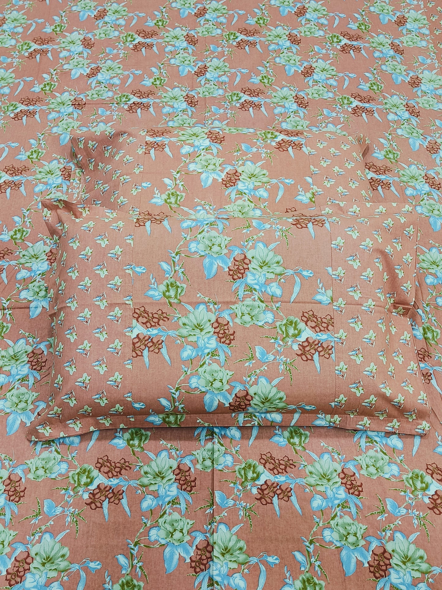Bedsheet With King Size Pillow Cases