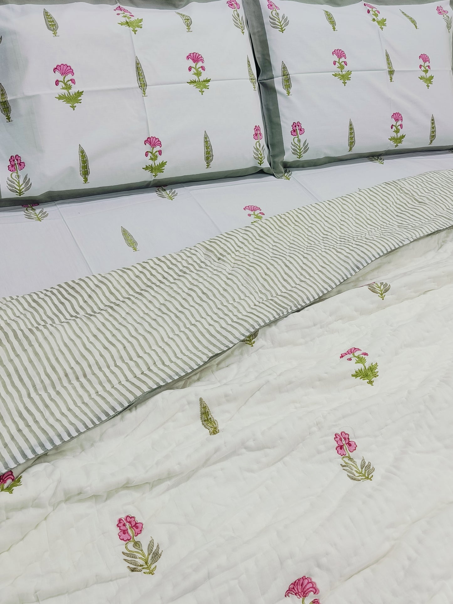 Bedding Sets with Quilts