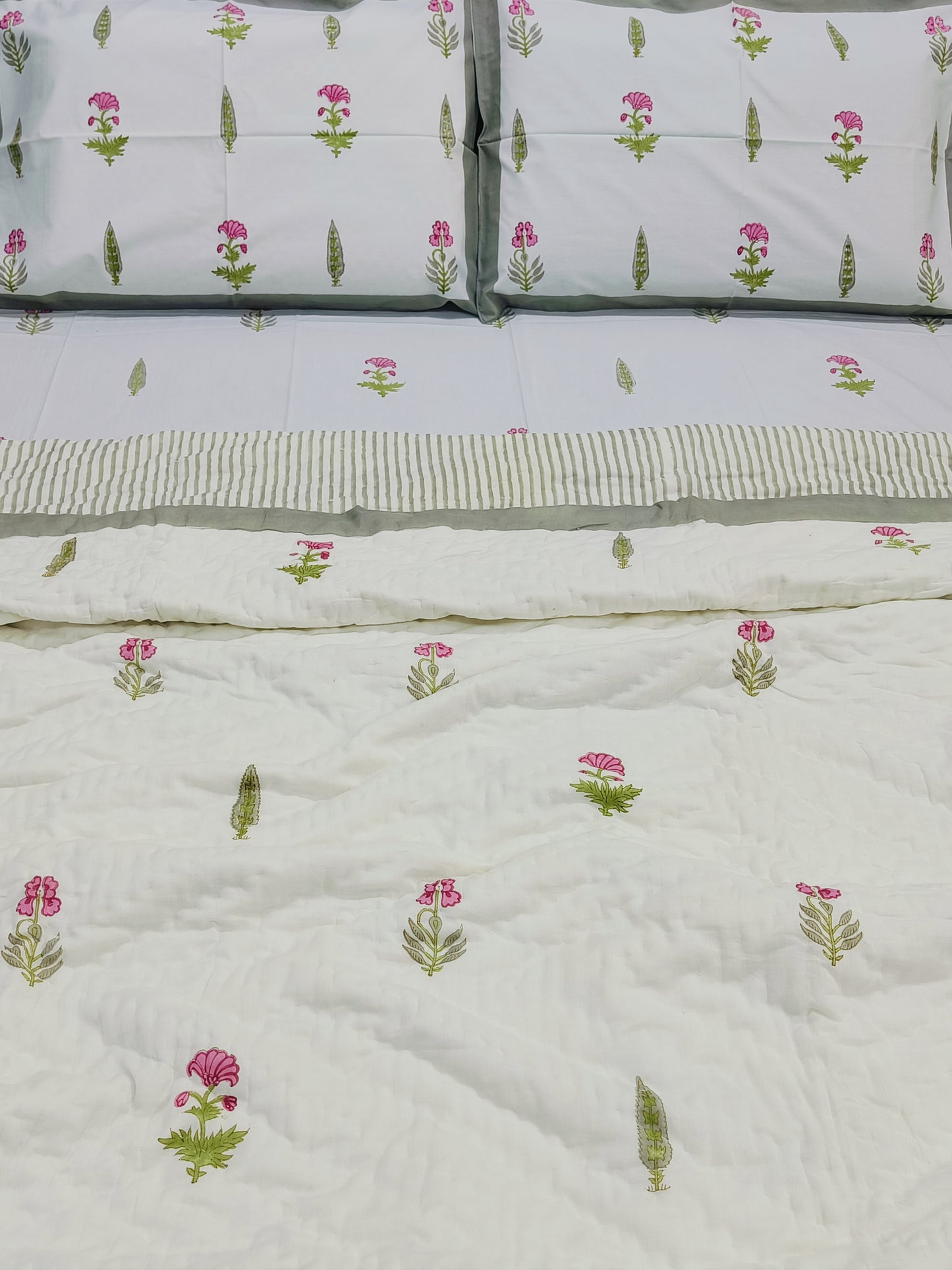 Bedding Sets with Quilts