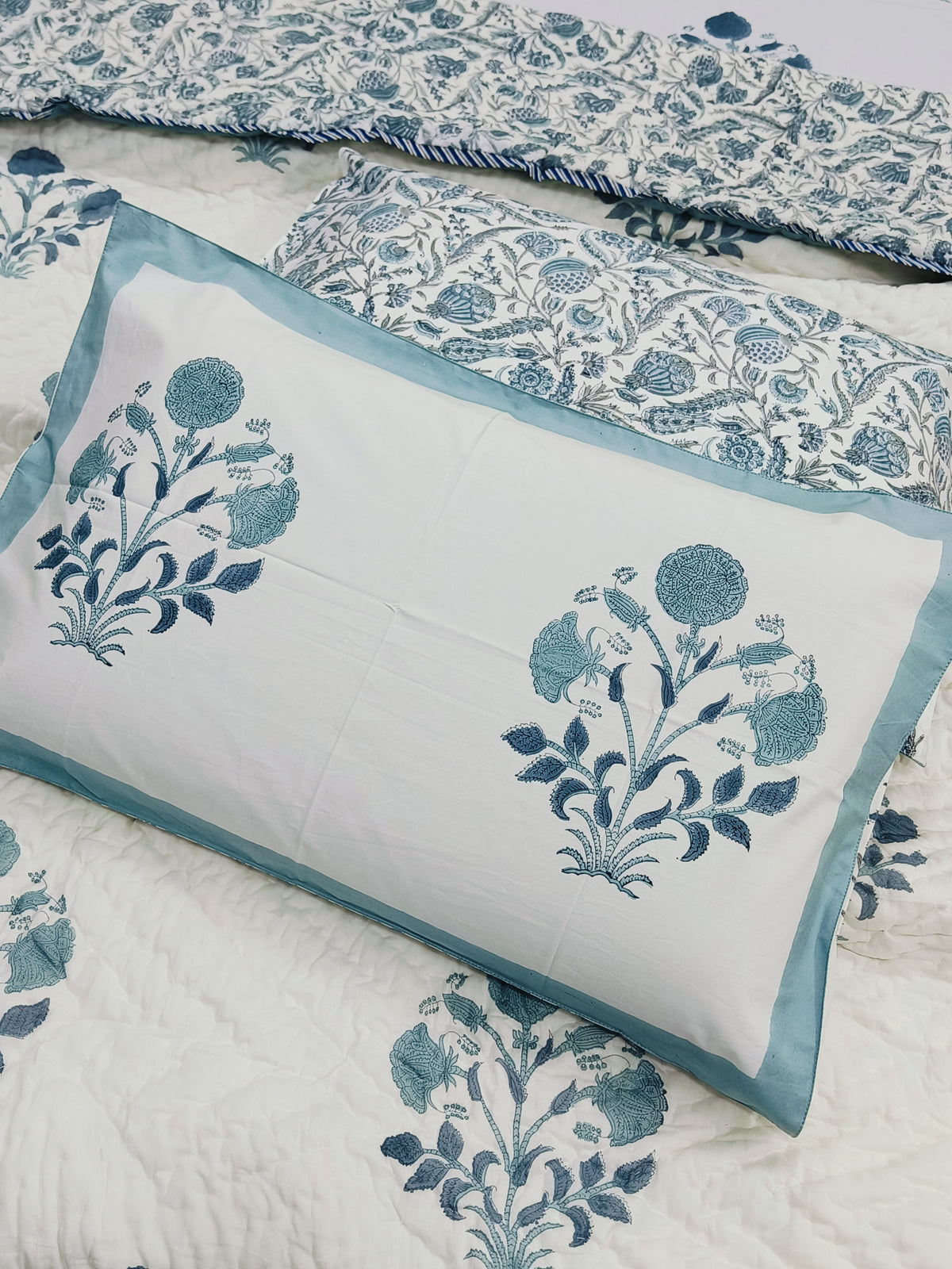 Bedding Sets with Quilts