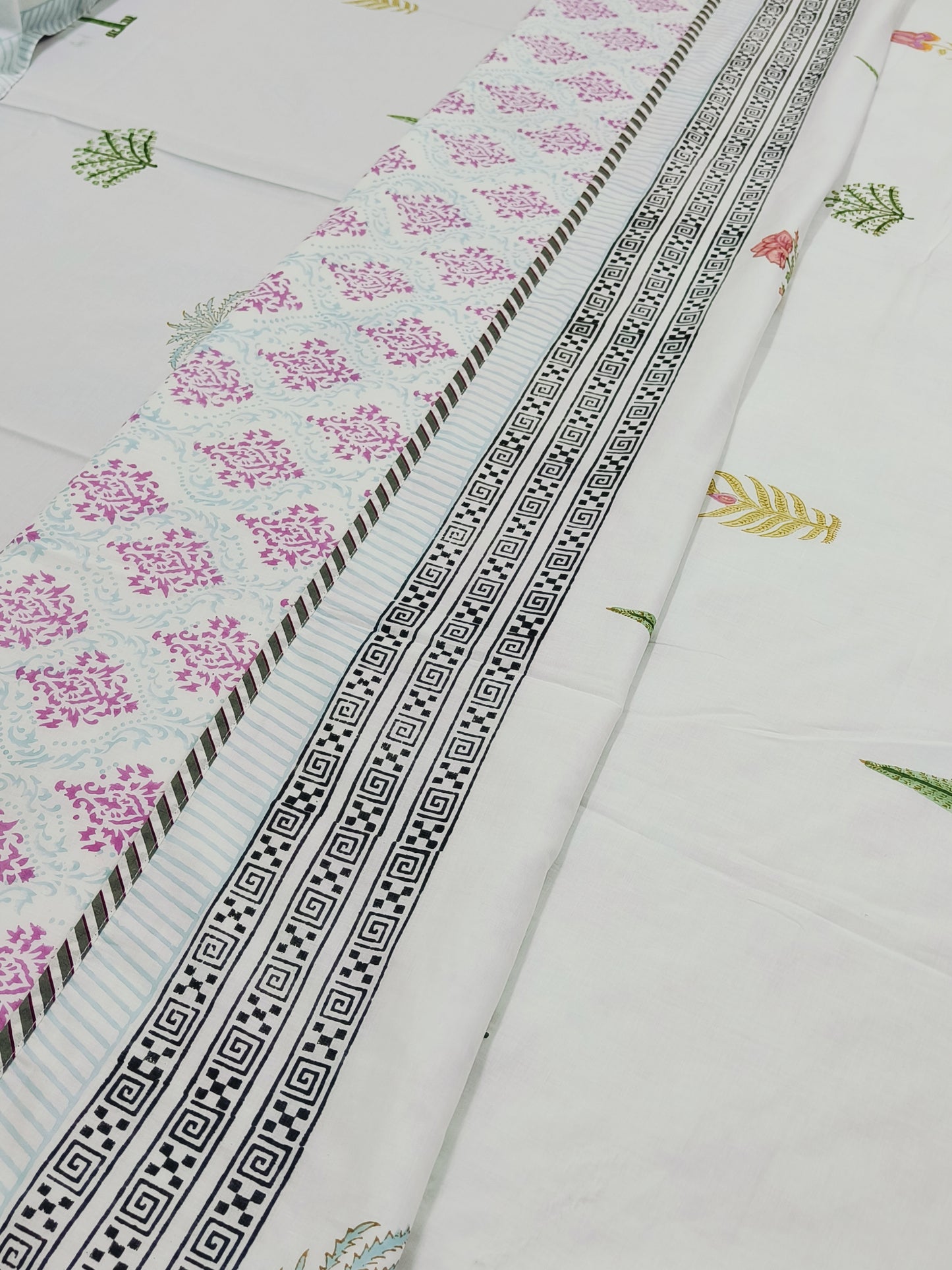 Bedding sets with Dohars