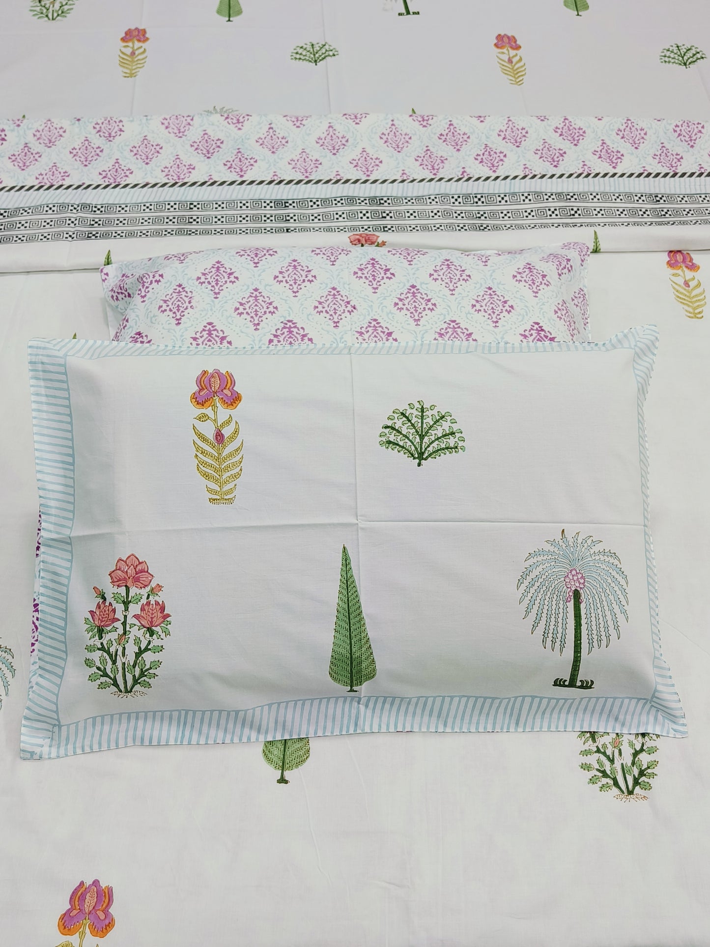 Bedding sets with Dohars