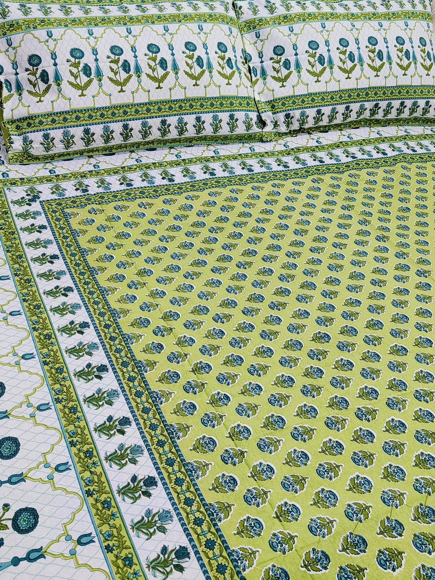 Floral Sadabahaar Bedsheets(Dispatch Time 24 Hours)