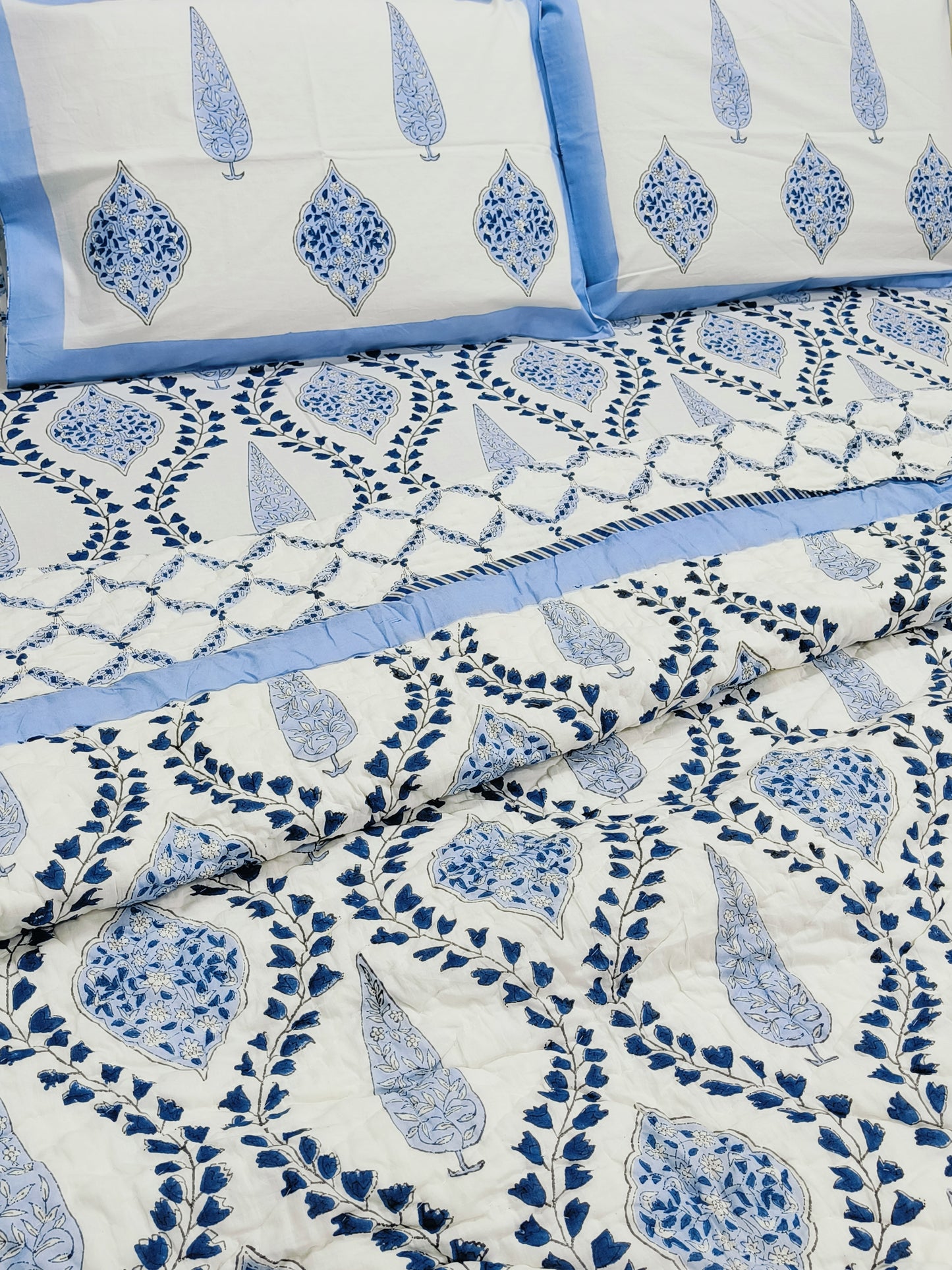 Bedding Sets with Quilts