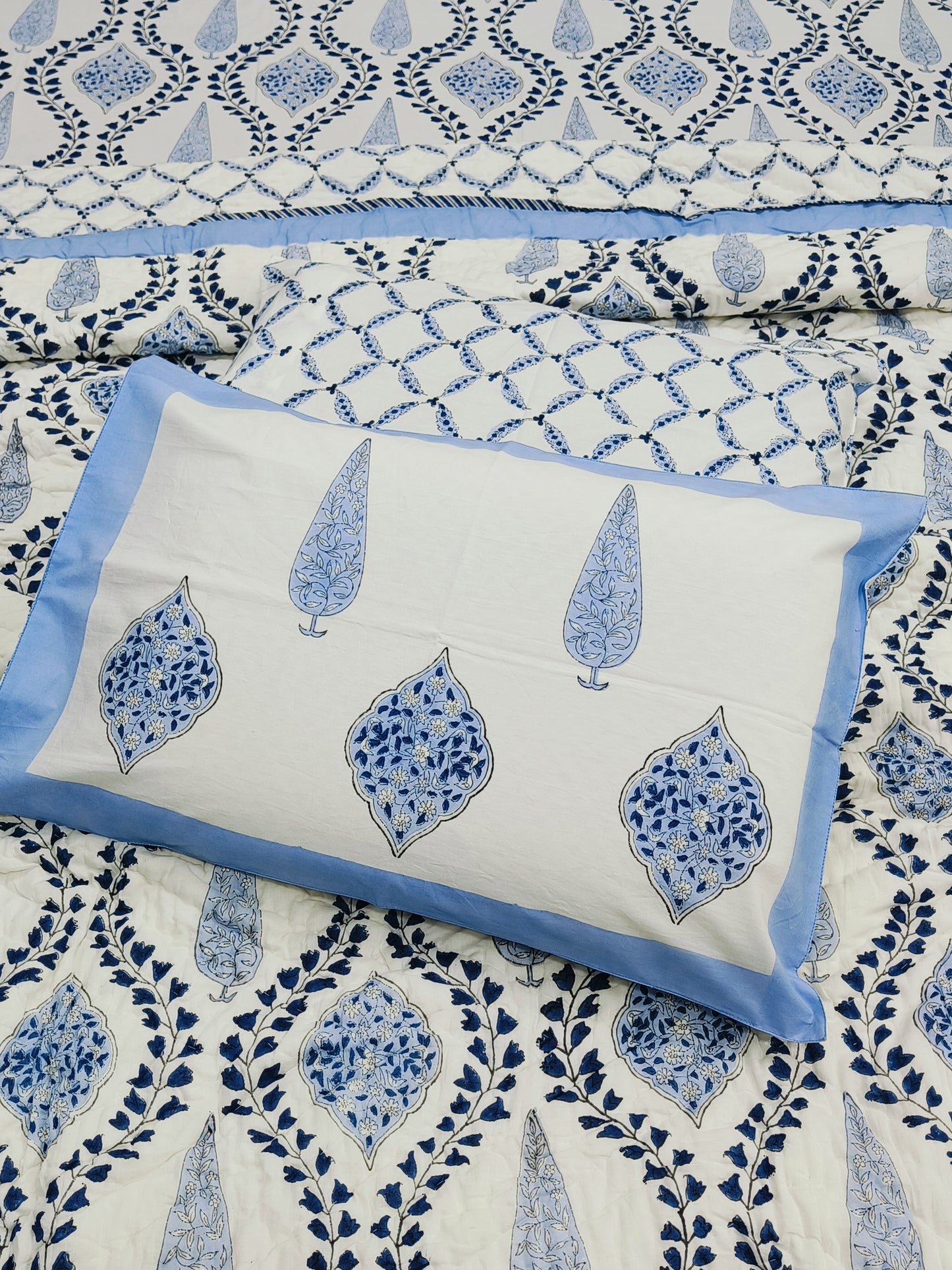 Bedding Sets with Quilts
