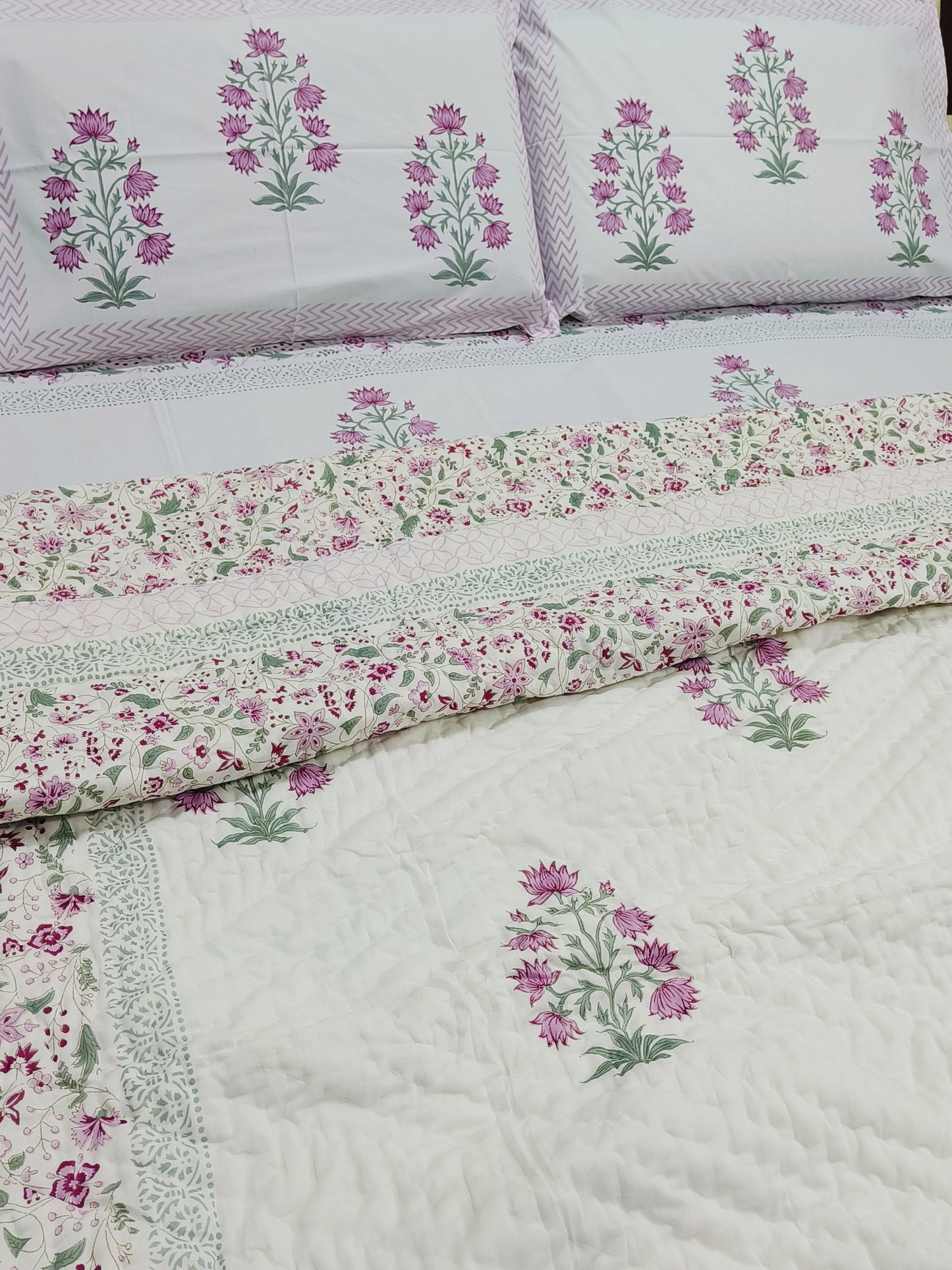 Bedding Sets with Quilts