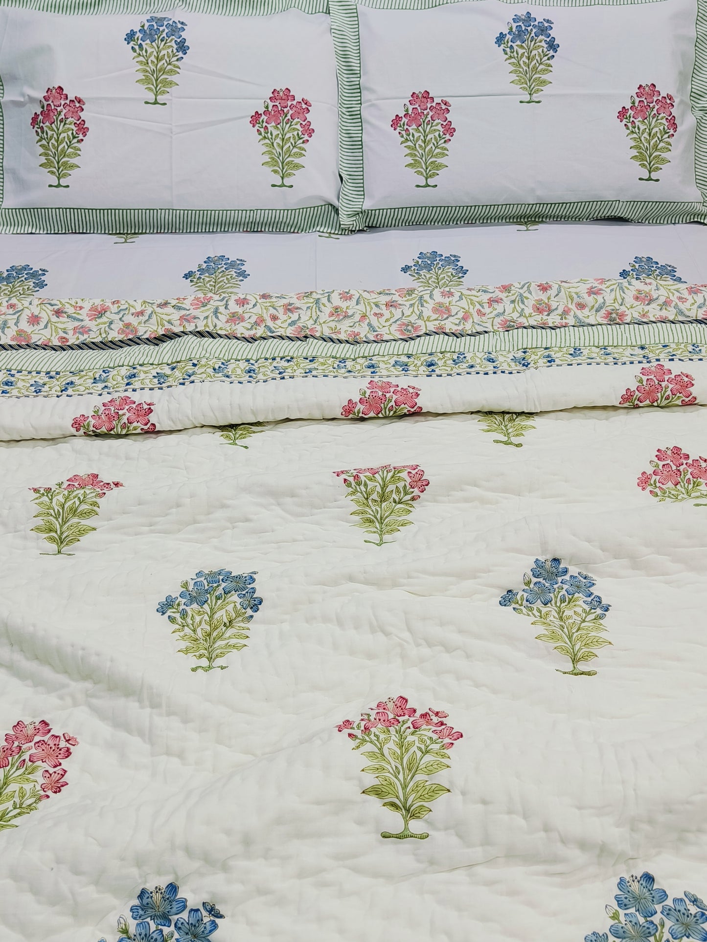 Bedding Sets with Quilts