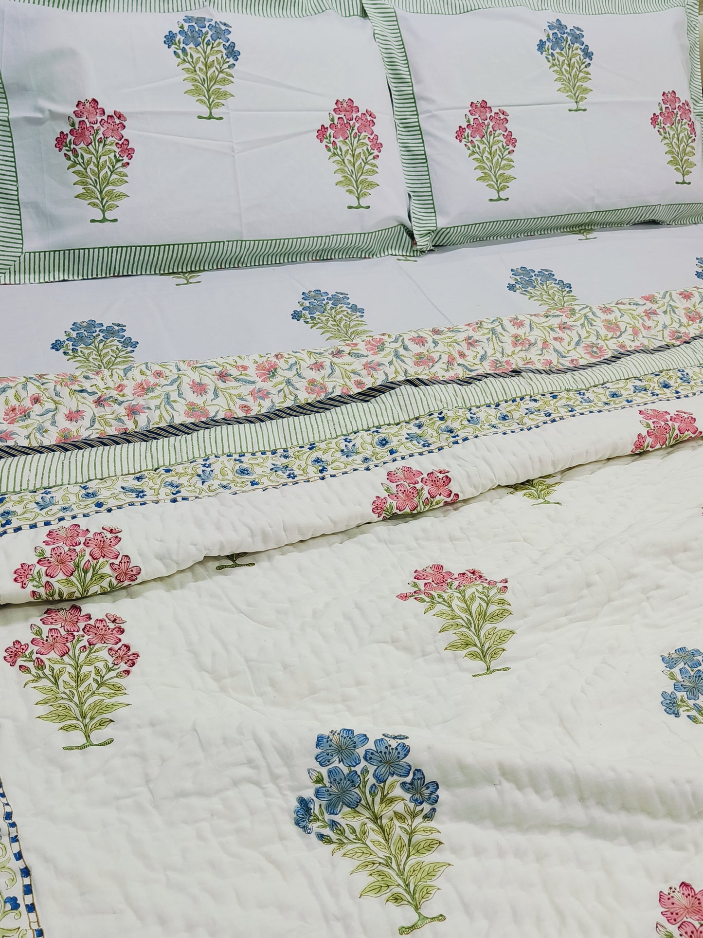 Bedding Sets with Quilts