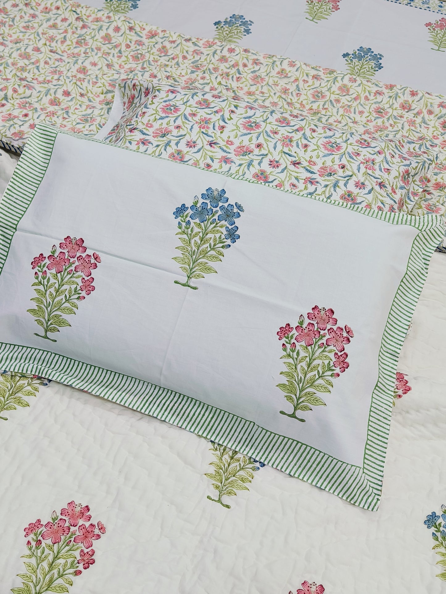 Bedding Sets with Quilts