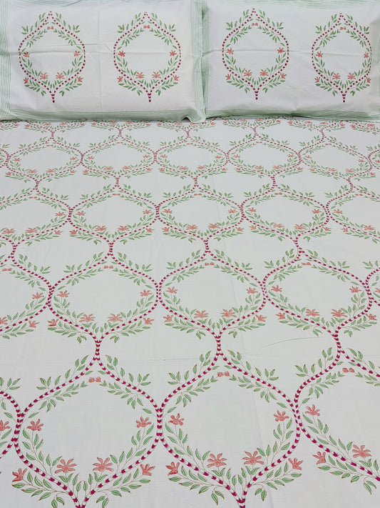 Bedsheet With King Size Pillow Cases