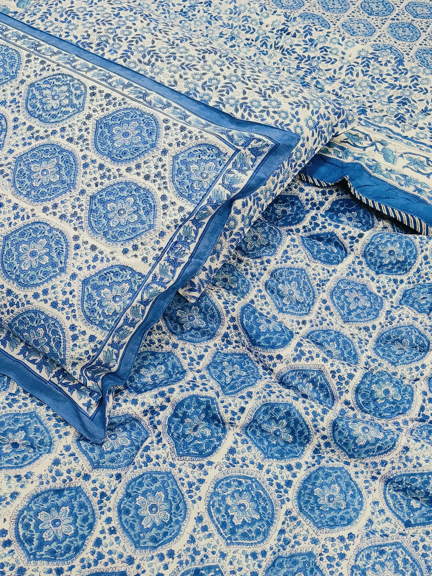 Bedding Sets with Quilts