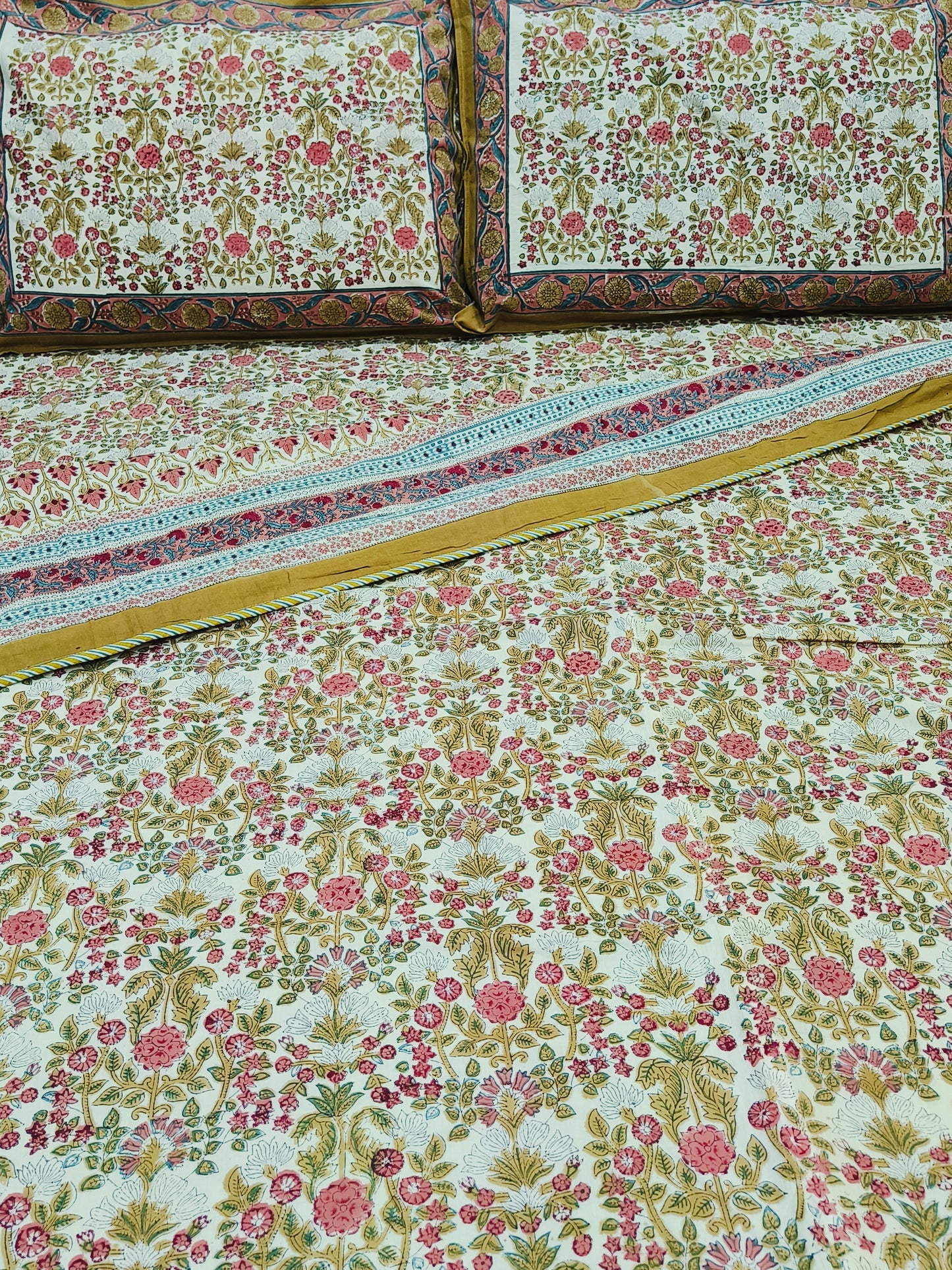 Bedding sets with Dohars