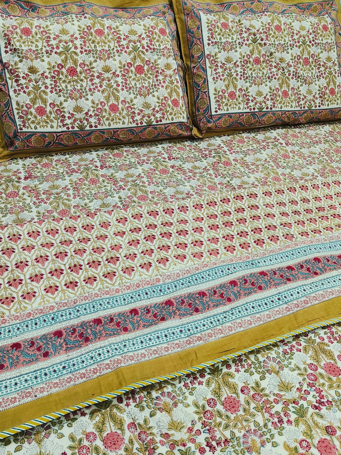 Bedding sets with Dohars