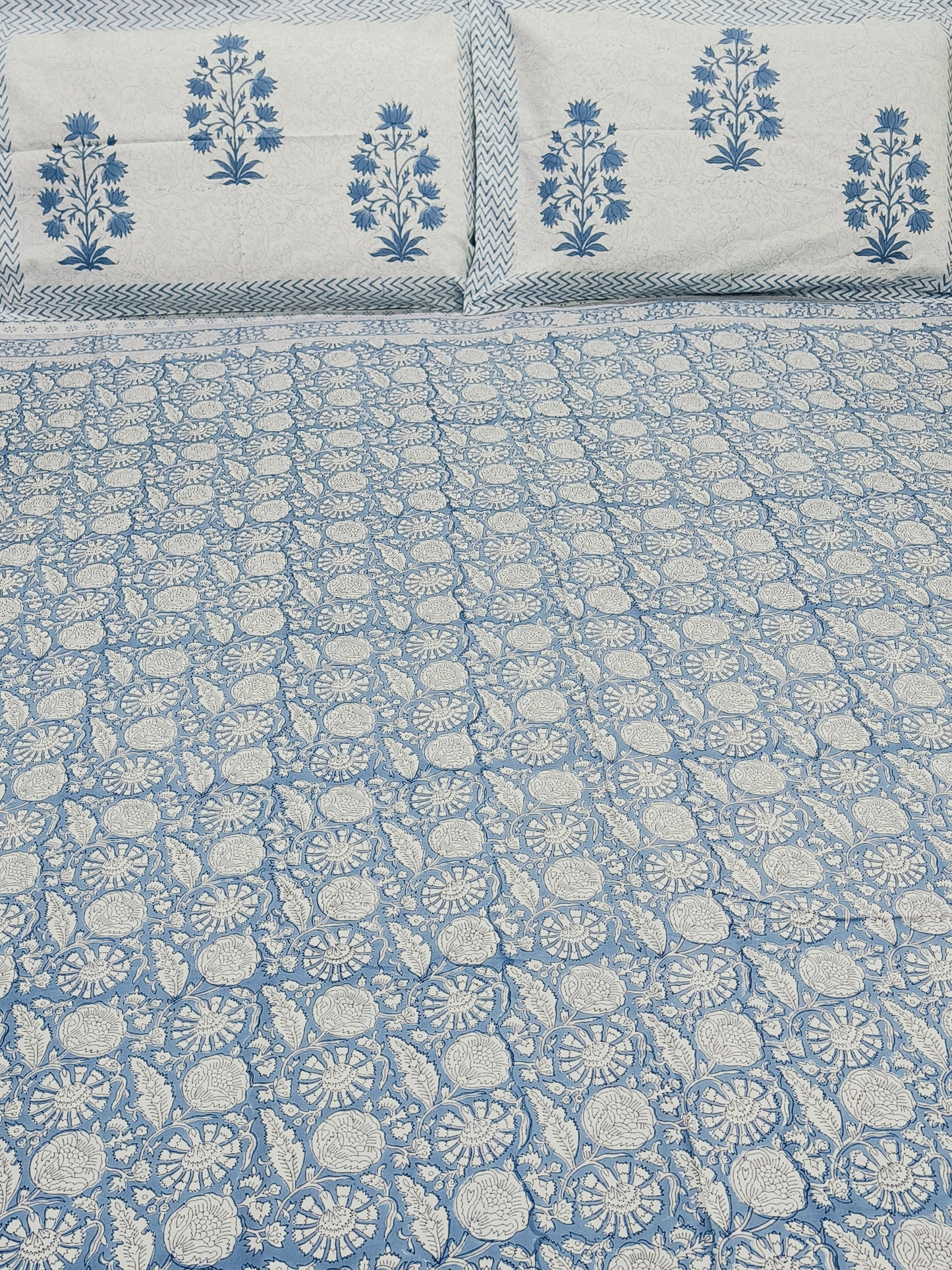 Bedsheet With King Size Pillow Cases