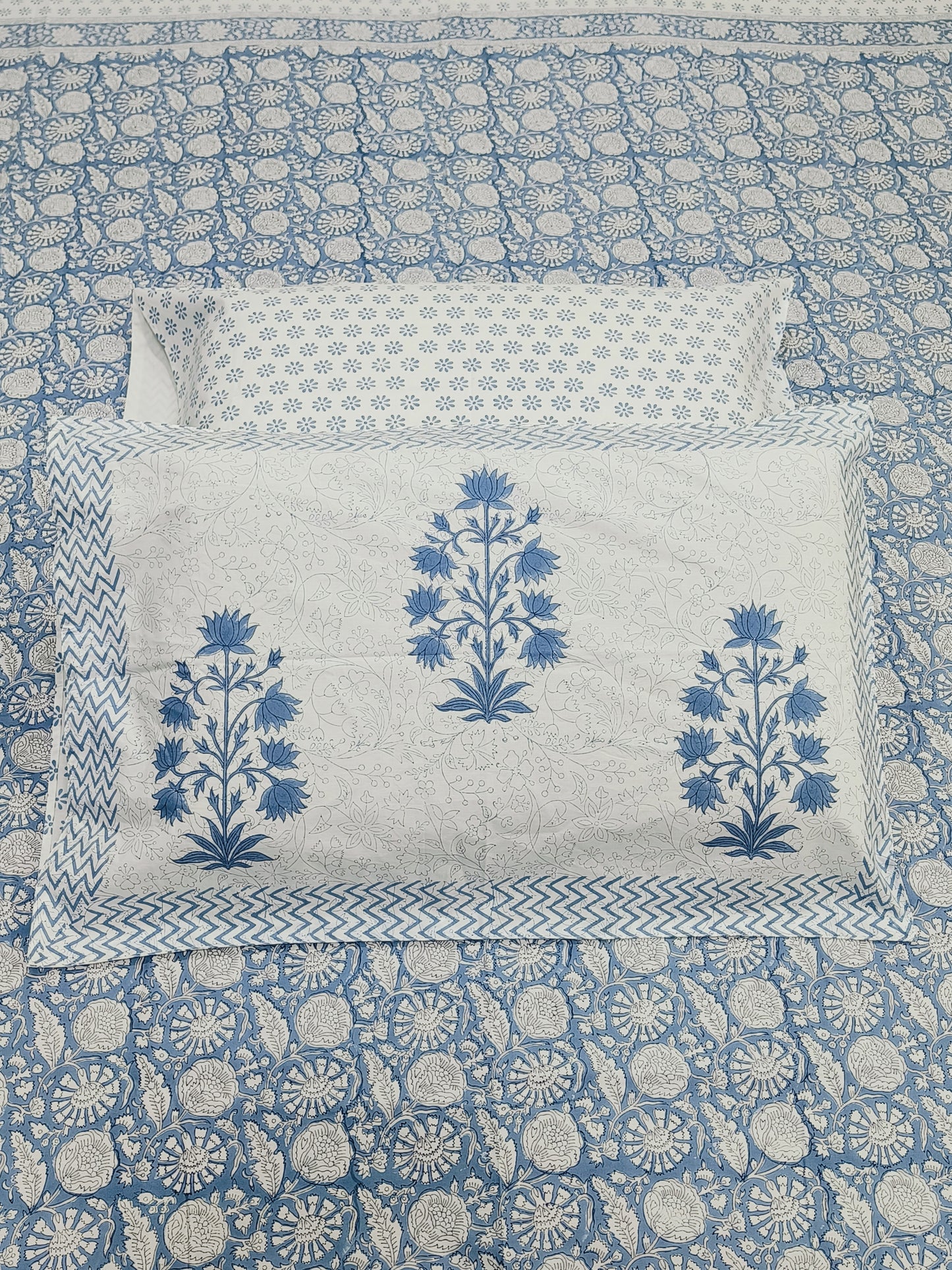 Bedsheet With King Size Pillow Cases