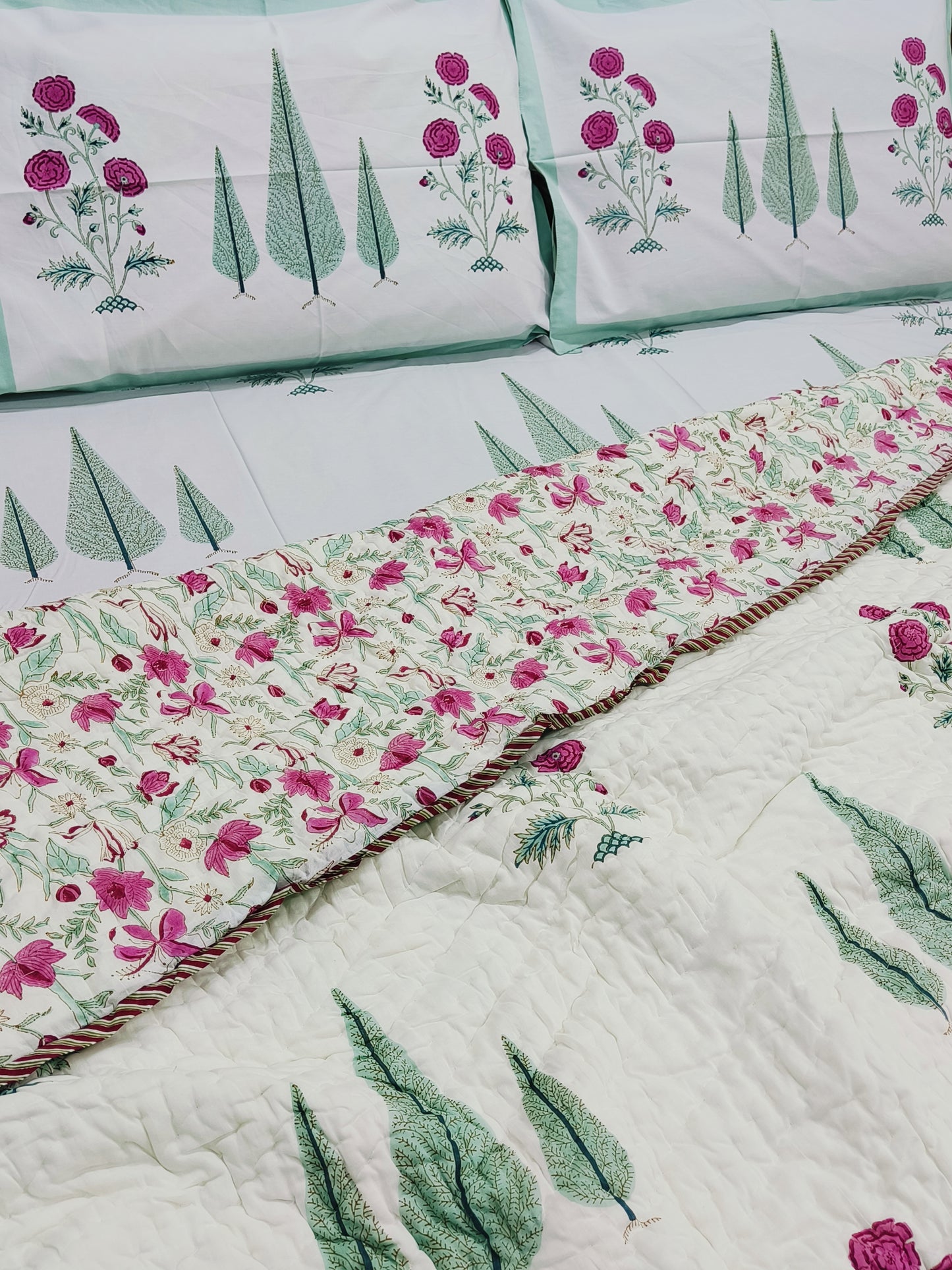 Bedding Sets with Quilts