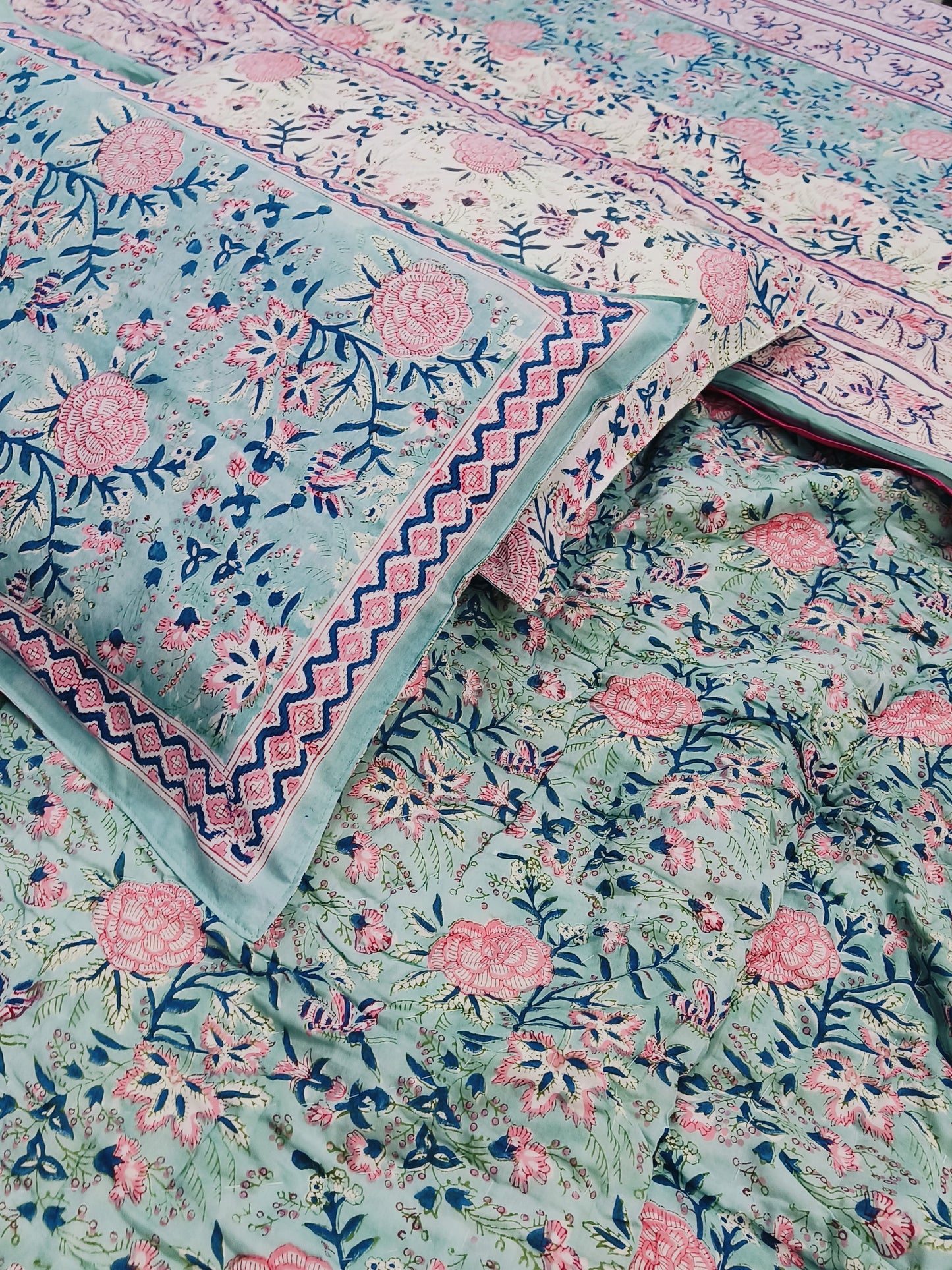 Bedding Sets with Quilts