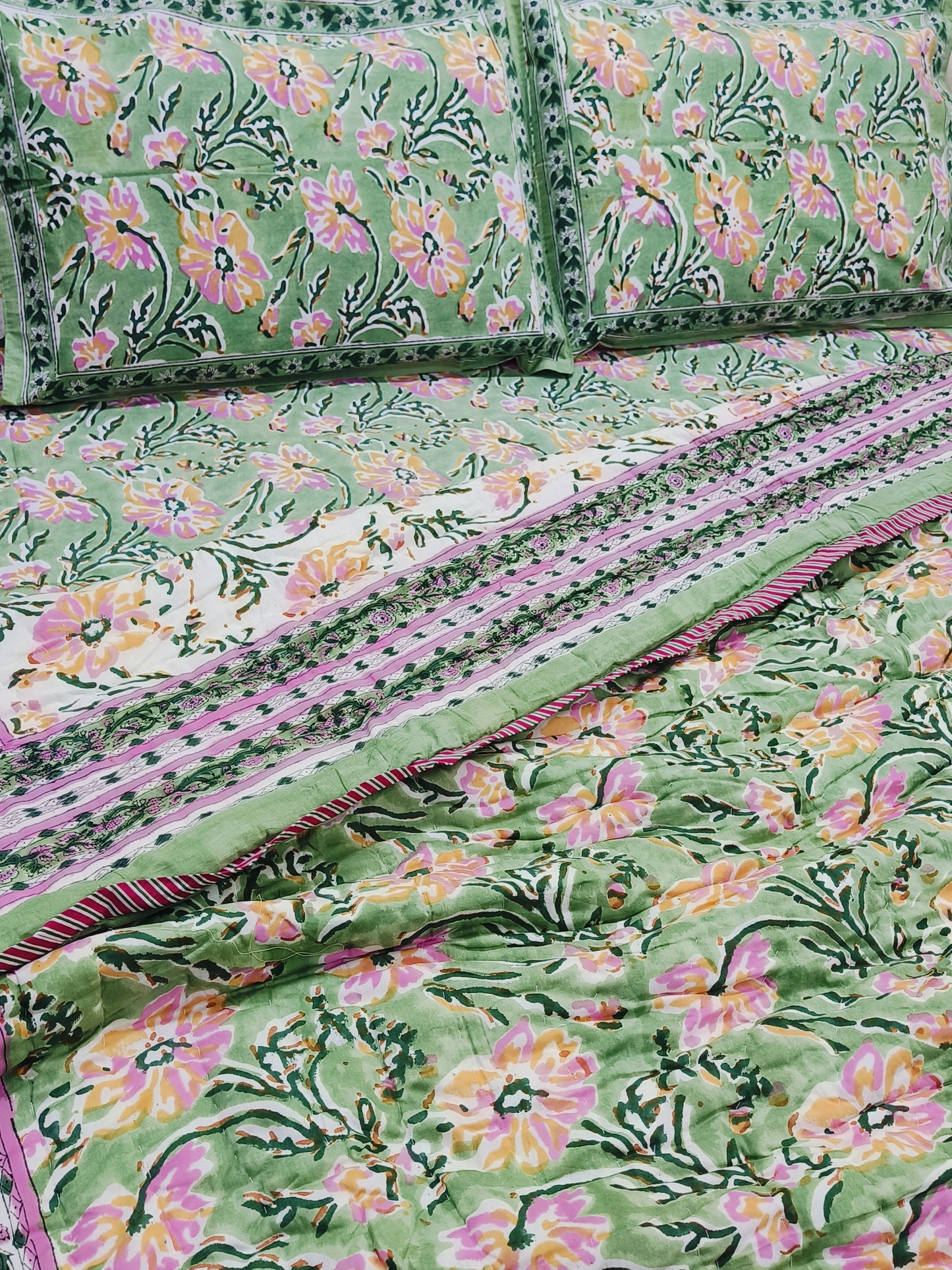 Bedding Sets with Quilts