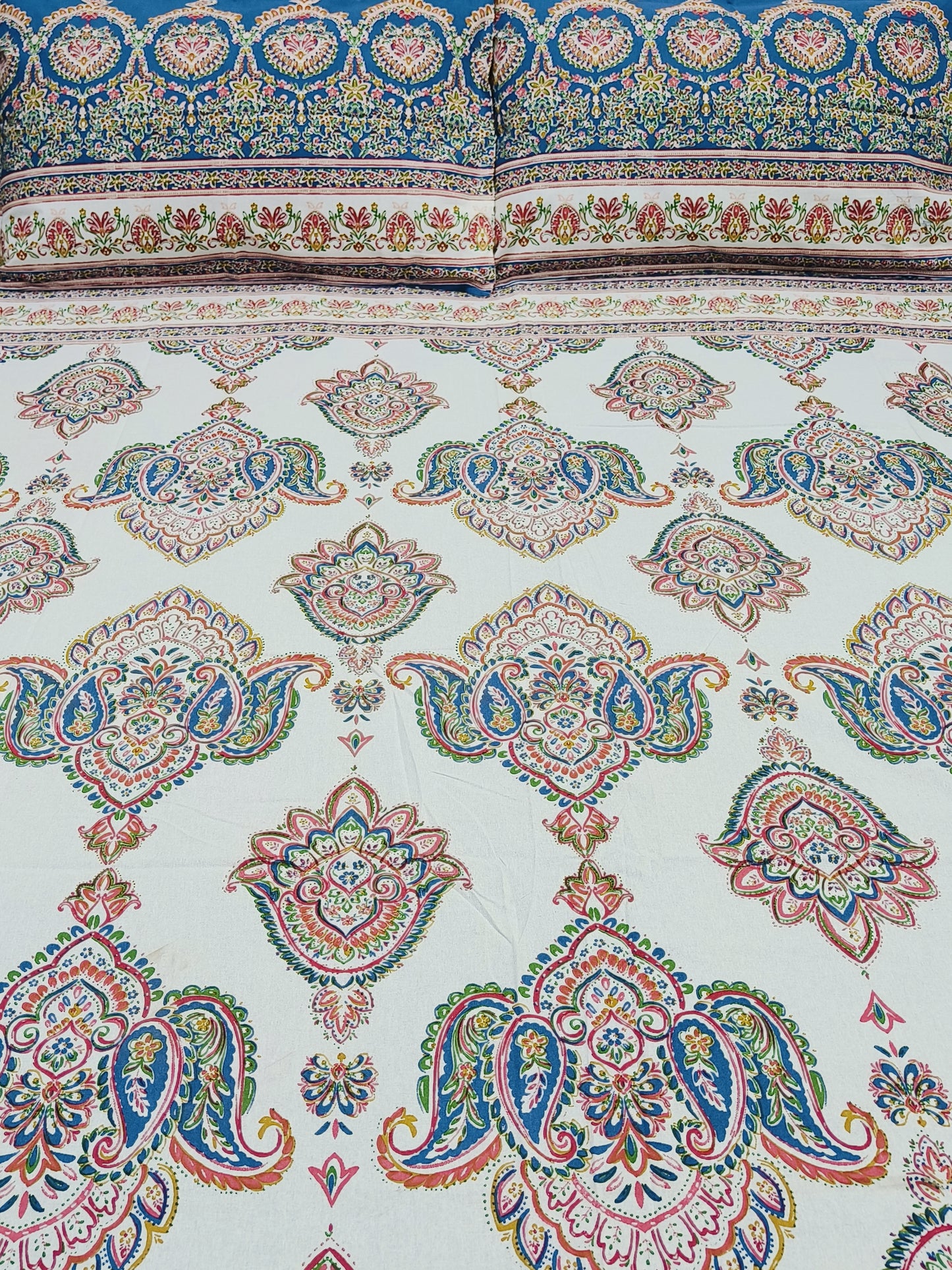 FRESH ARRIVALS Gulbahaar King Size Bedsheets(Dispatch Time 24 Hours)