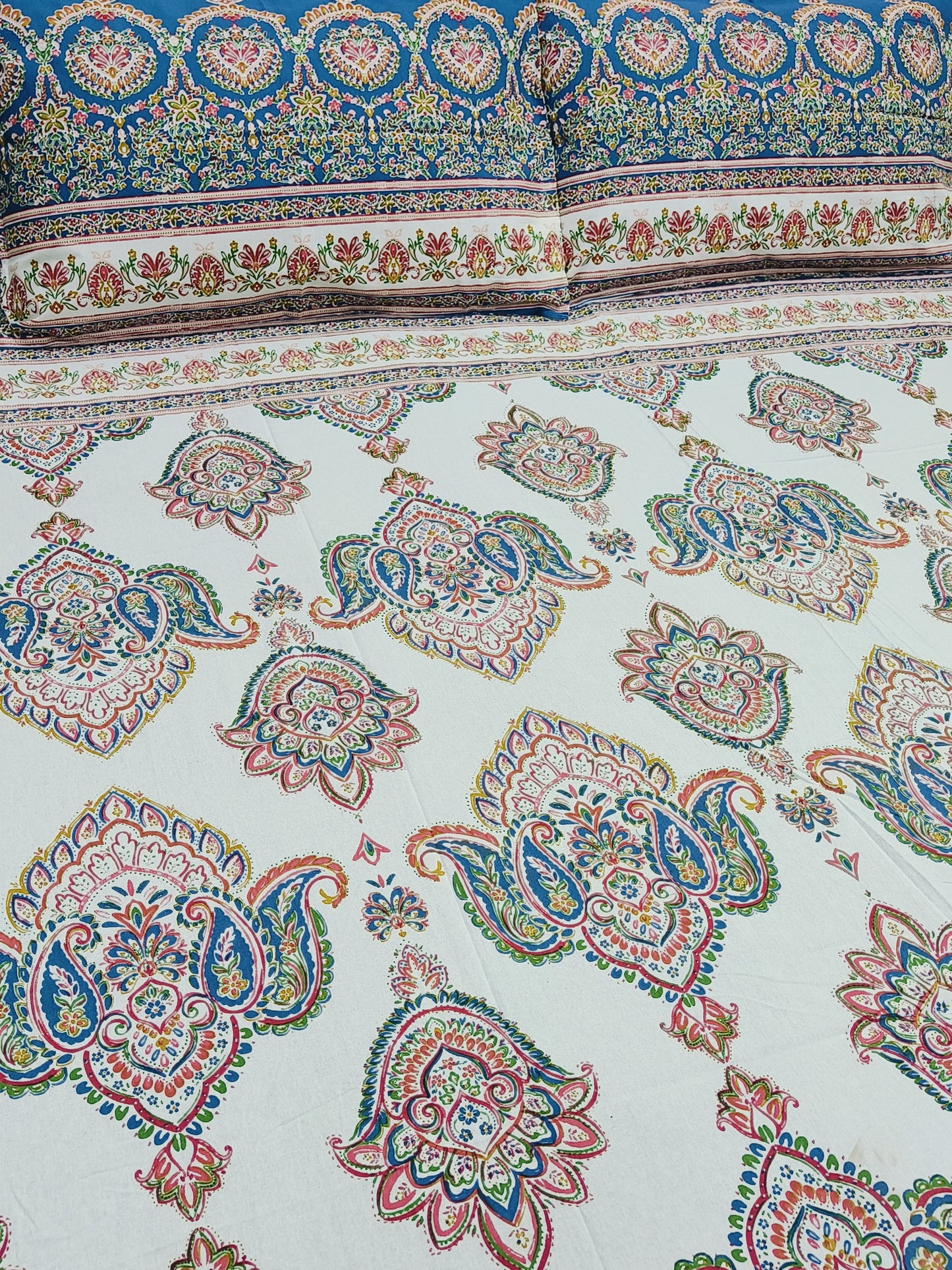 FRESH ARRIVALS Gulbahaar King Size Bedsheets(Dispatch Time 24 Hours)