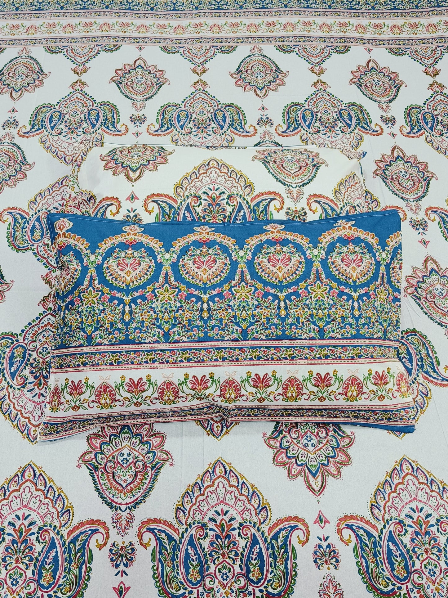 FRESH ARRIVALS Gulbahaar King Size Bedsheets(Dispatch Time 24 Hours)