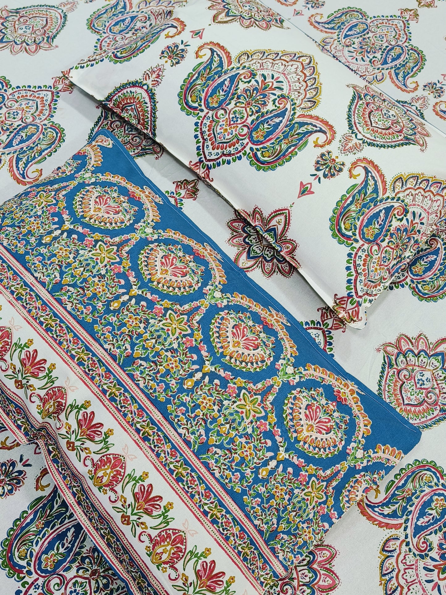 FRESH ARRIVALS Gulbahaar King Size Bedsheets(Dispatch Time 24 Hours)