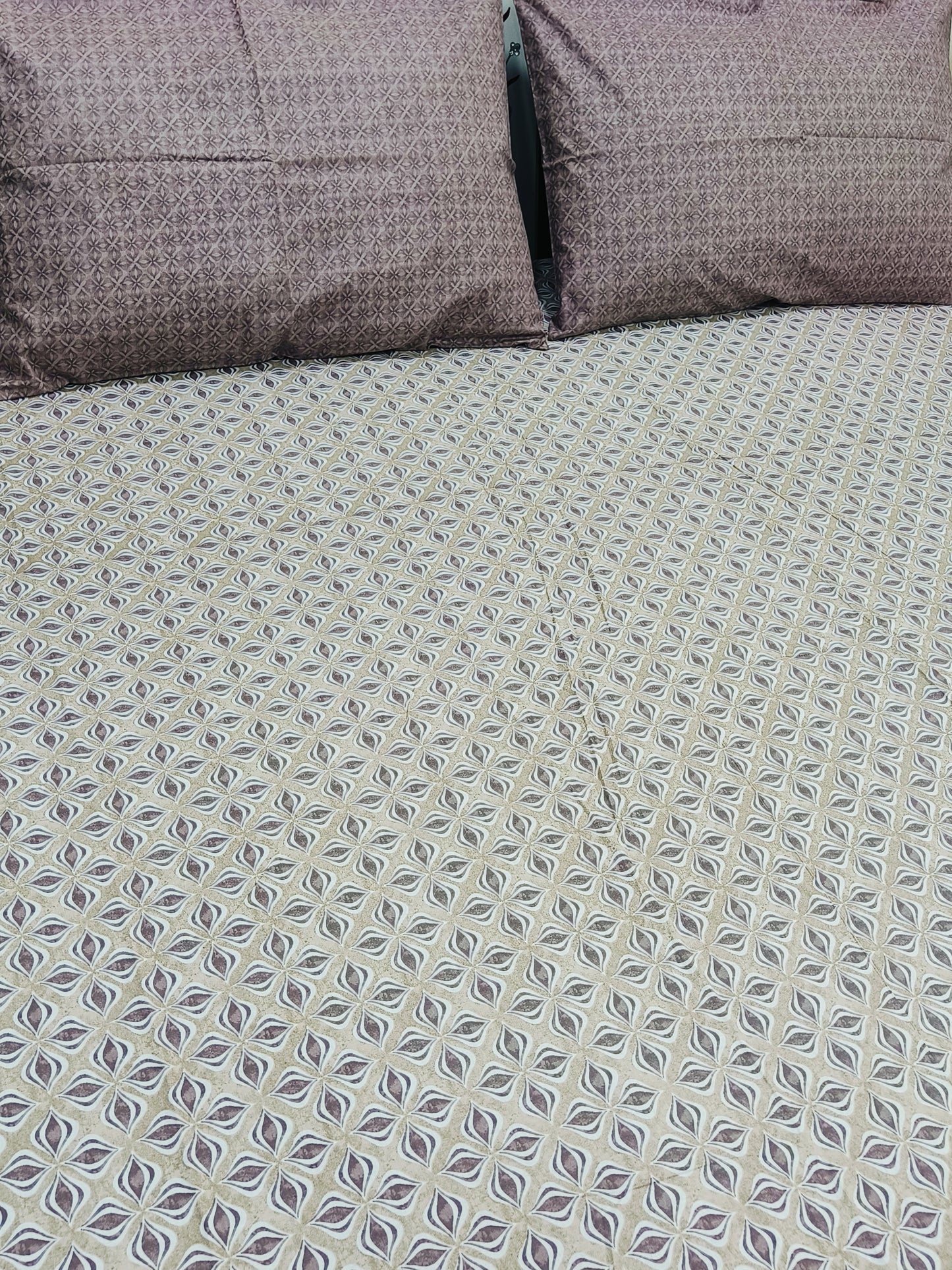 FRESH ARRIVALS Gulbahaar King Size Bedsheets(Dispatch Time 24 Hours)