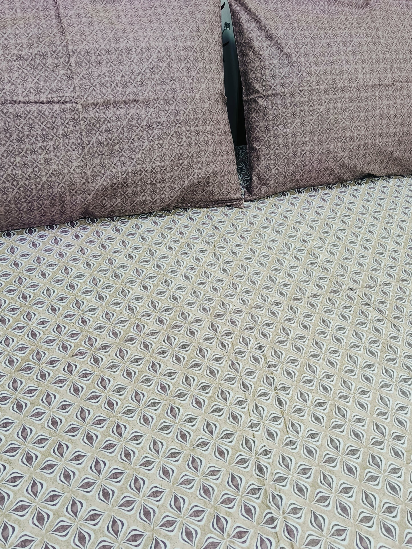 FRESH ARRIVALS Gulbahaar King Size Bedsheets(Dispatch Time 24 Hours)